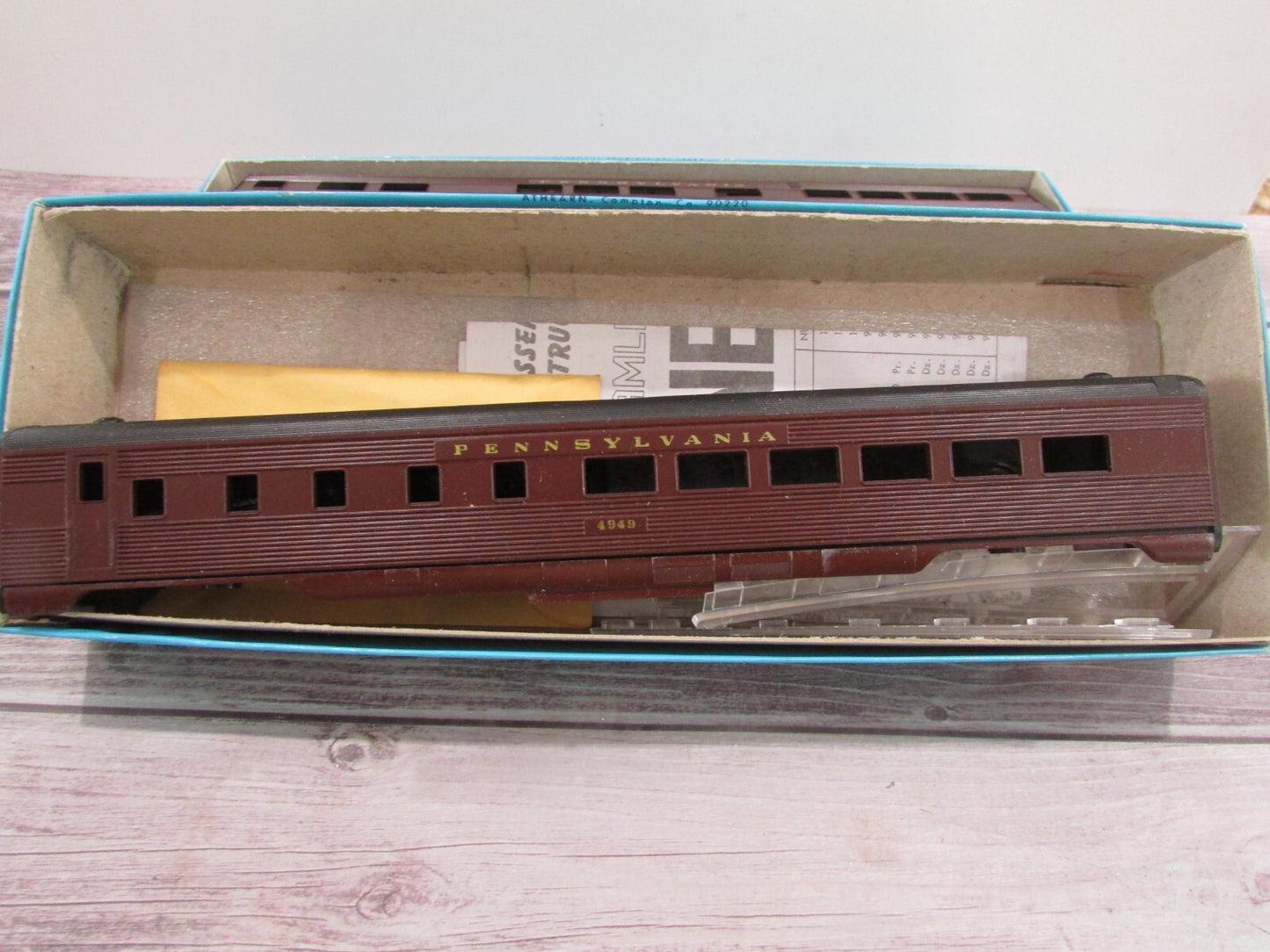 HO Scale Athearn (2) Assorted Passenger Cars Kit Pennsylvania Lot#3299