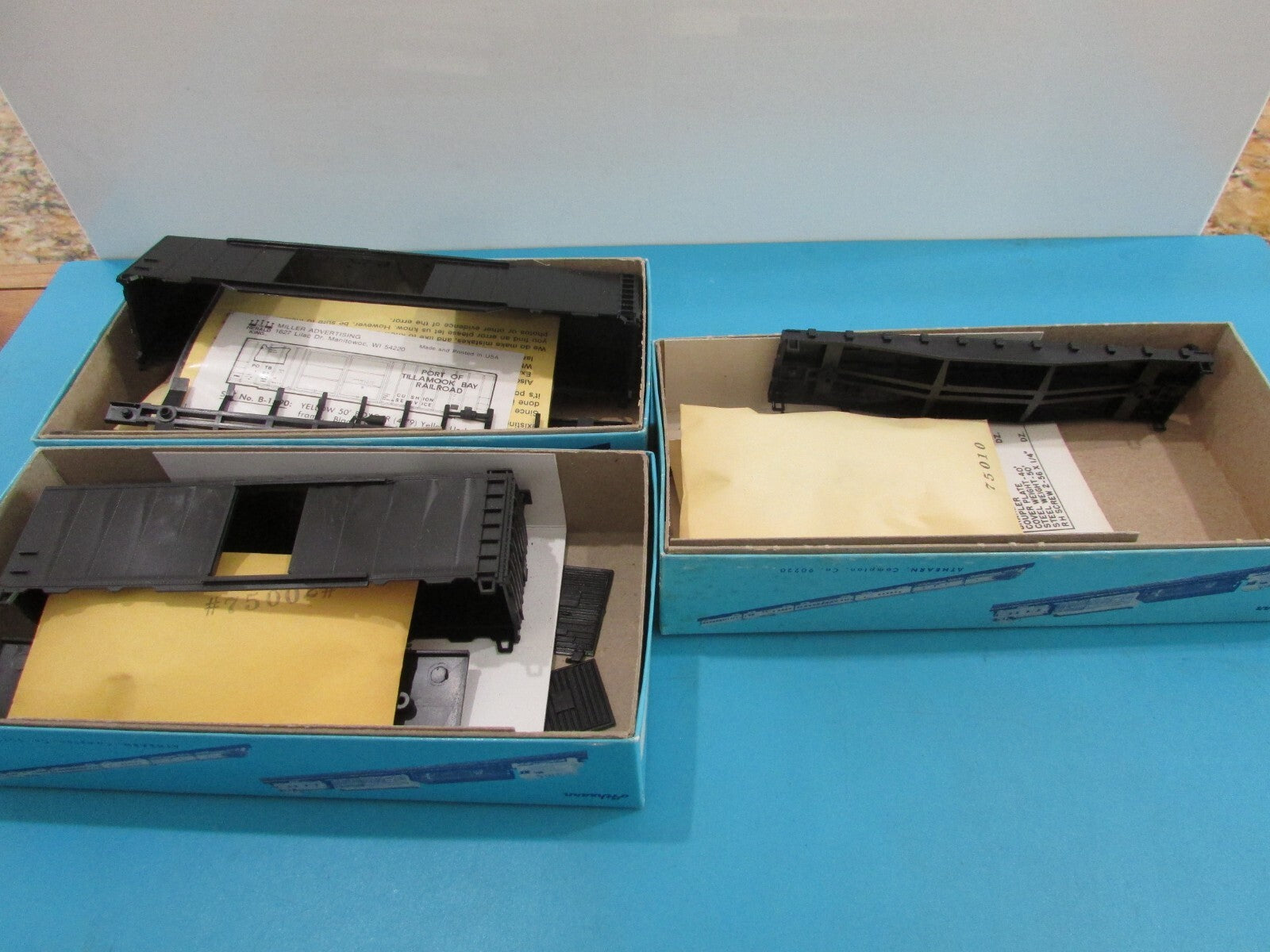 HO Scale Athearn (3) Assorted Flat & Box Cars UNDECORATED Lot#1622