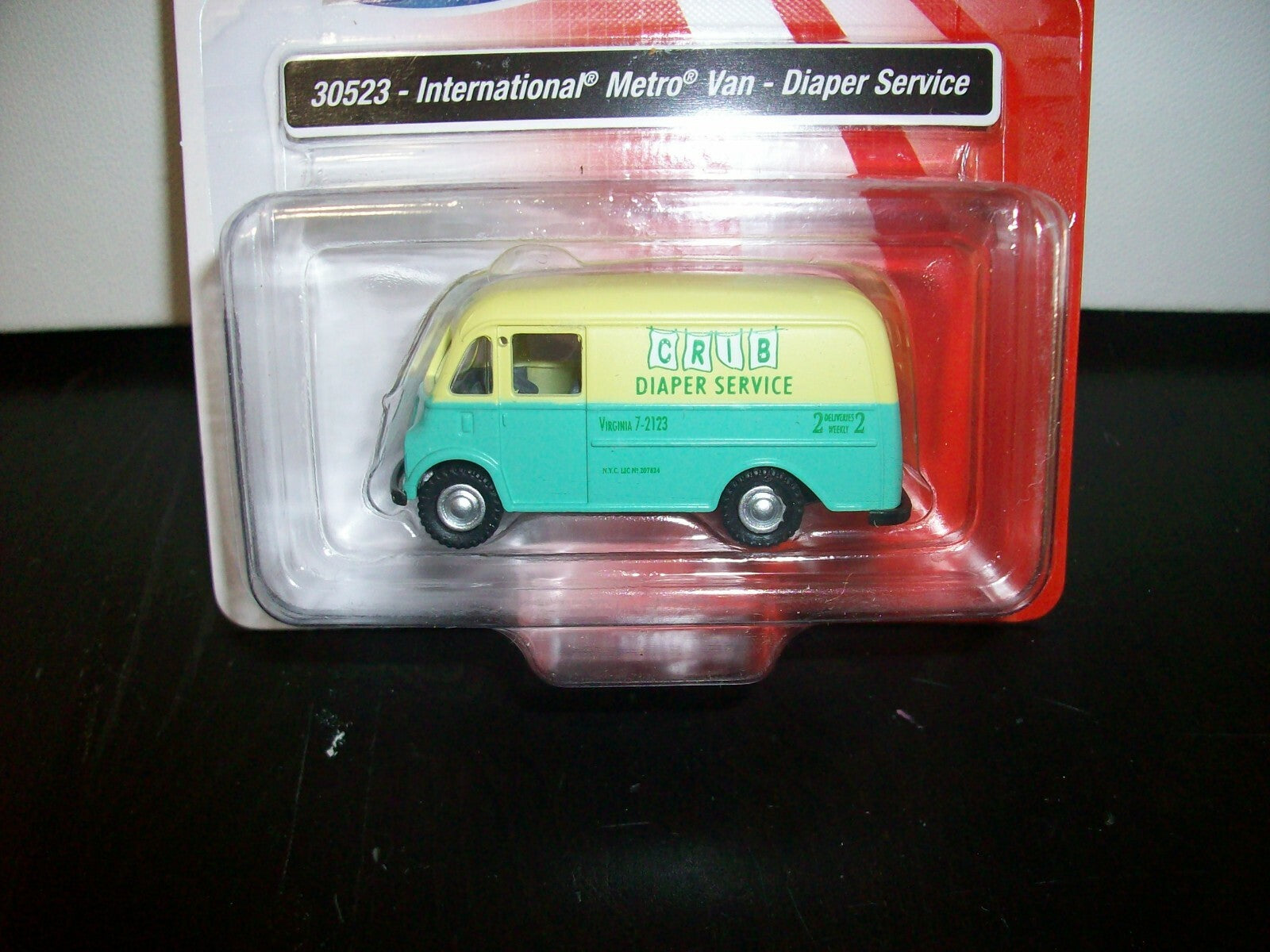 Ho Scale CMW 30523 International Metro Van Diaper Service