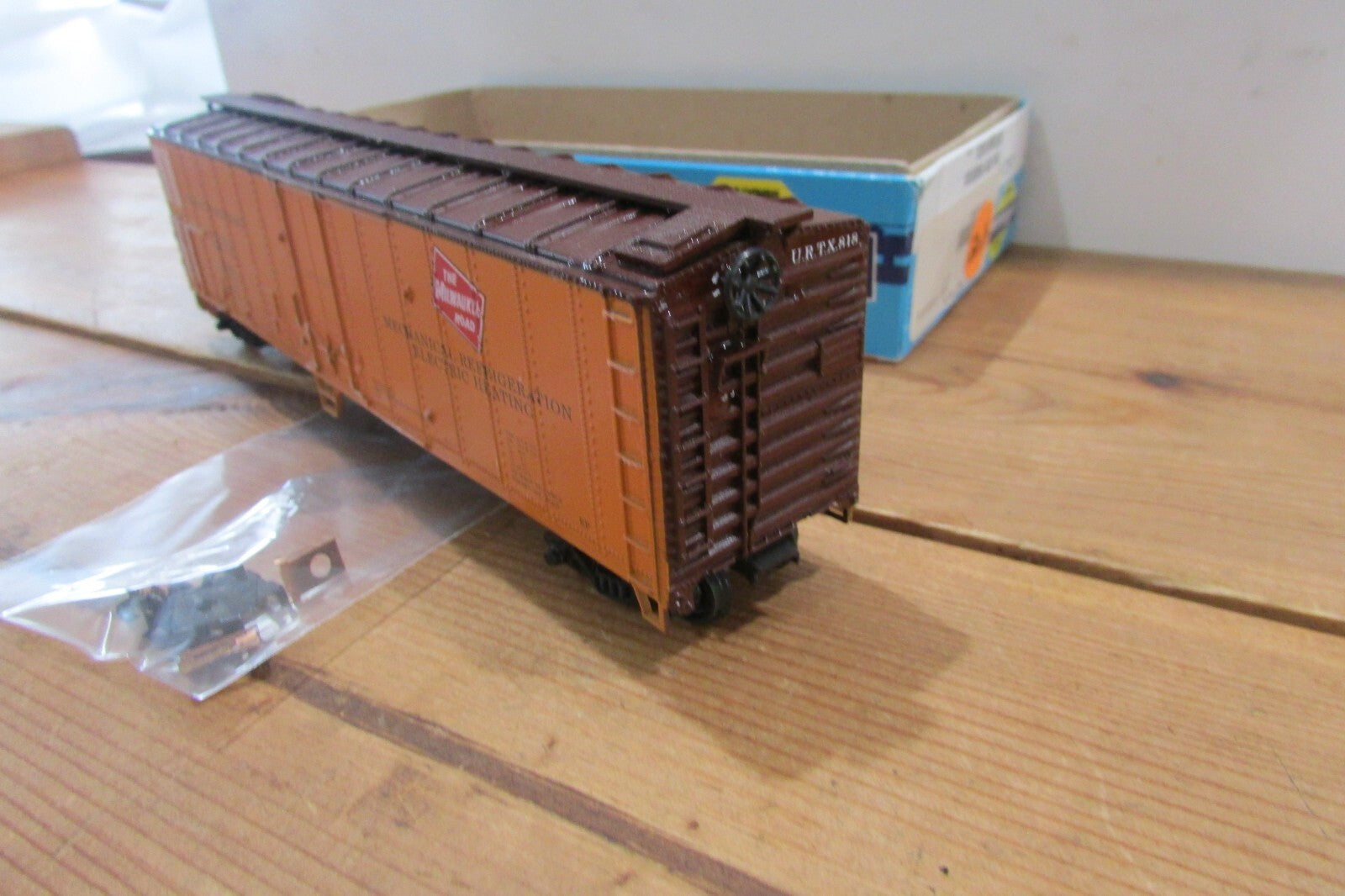 HO Scale Athearn 50' Reefer Car The Milwaukee Road Lot#3797