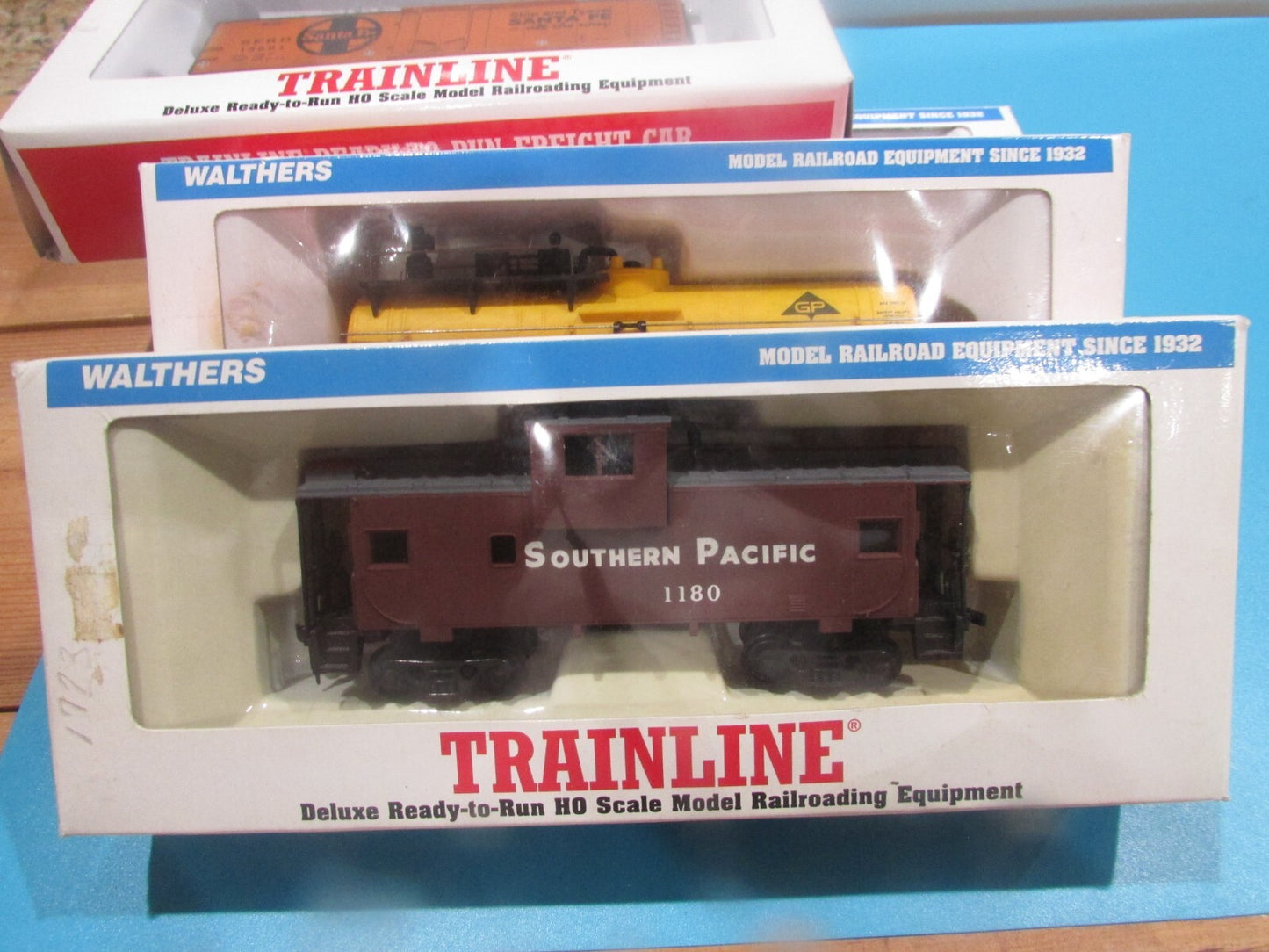 HO Scale Walthers Trainline (4)Assorted Freight Cars Lot#2029