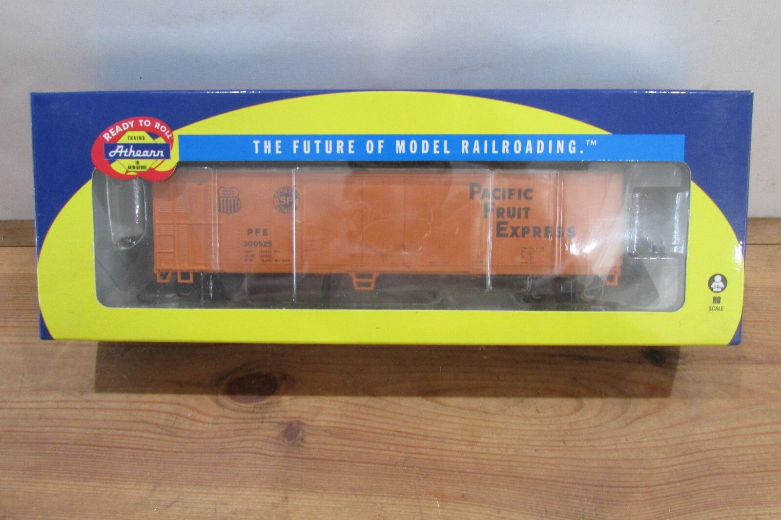 HO Scale Athearn ATH76268 50' Smooth Side Pacific Fruit Express Lot#3815