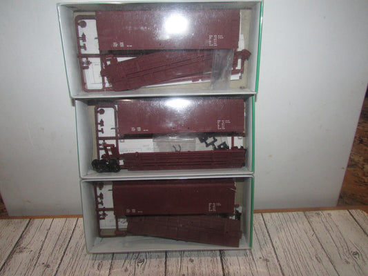 HO Scale Bowser (3) 84122 40' Single Door Box Car Kit ( DDO ) Lot#0137