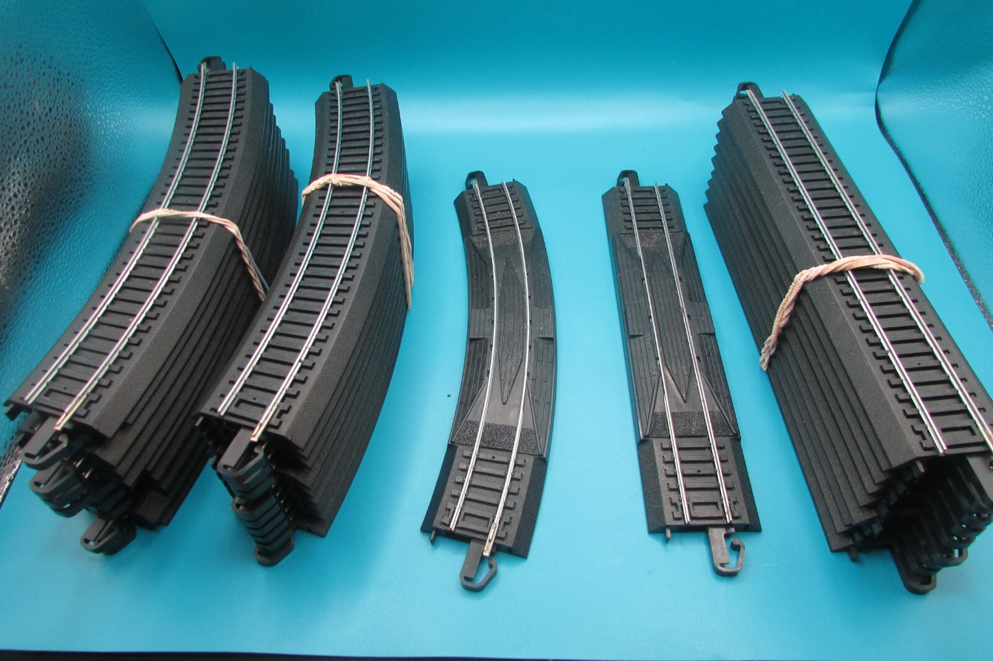 HO Scale Bachmann E-Z Track 30pcs Black Tracks Lot#4476
