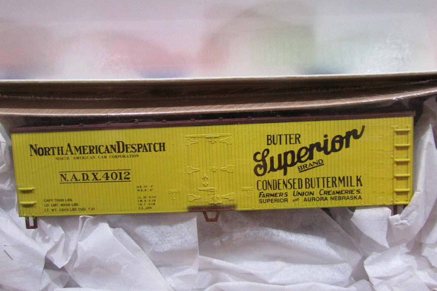 HO Scale Walthers  932-2483 40' Reefer Wood End Butter Superior Lot#4009