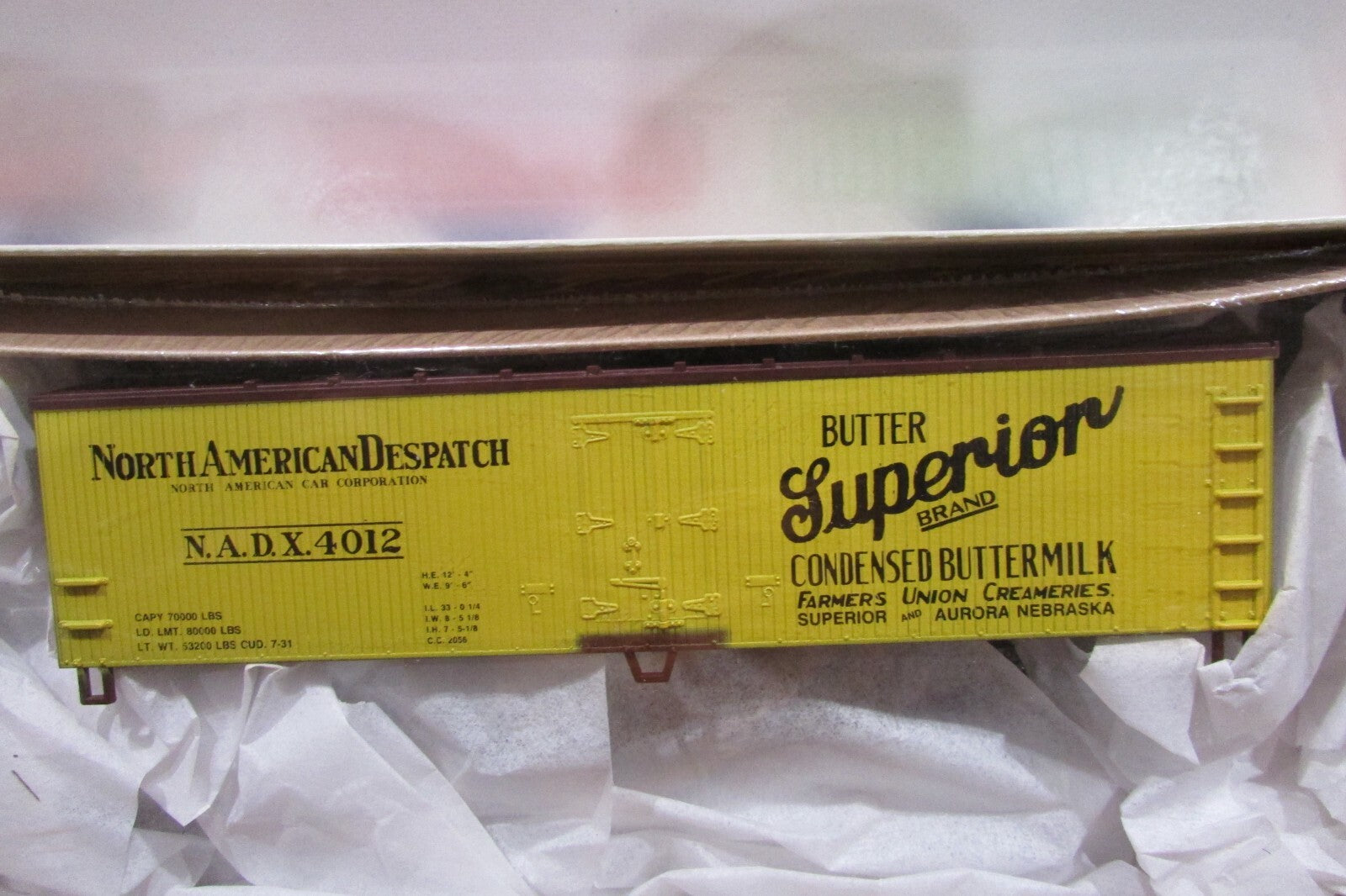 HO Scale Walthers  932-2483 40' Reefer Wood End Butter Superior Lot#4009