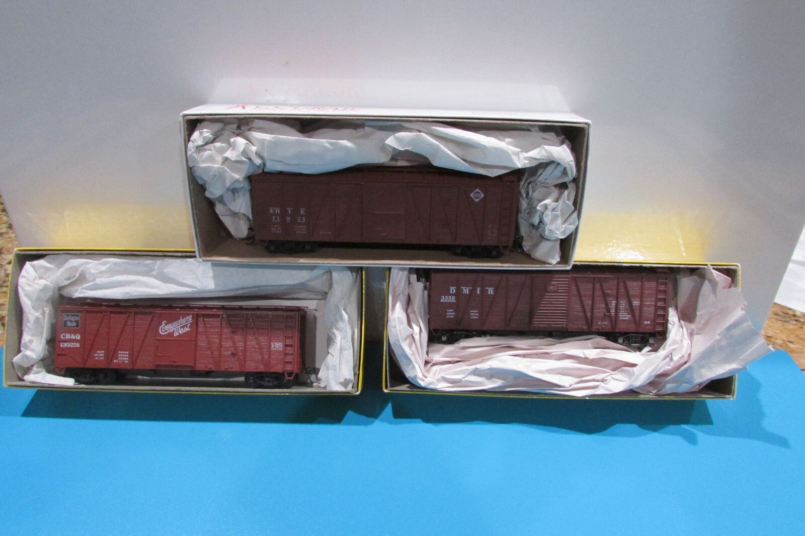 Ho Scale (3)Accurail Assorted Freigh Cars Lot#0688