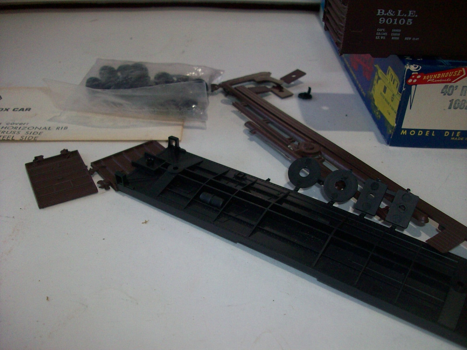 HO Scale Roundhouse 1082 Roundtop Boxcar B.& L.E Car KIT Lot#0554