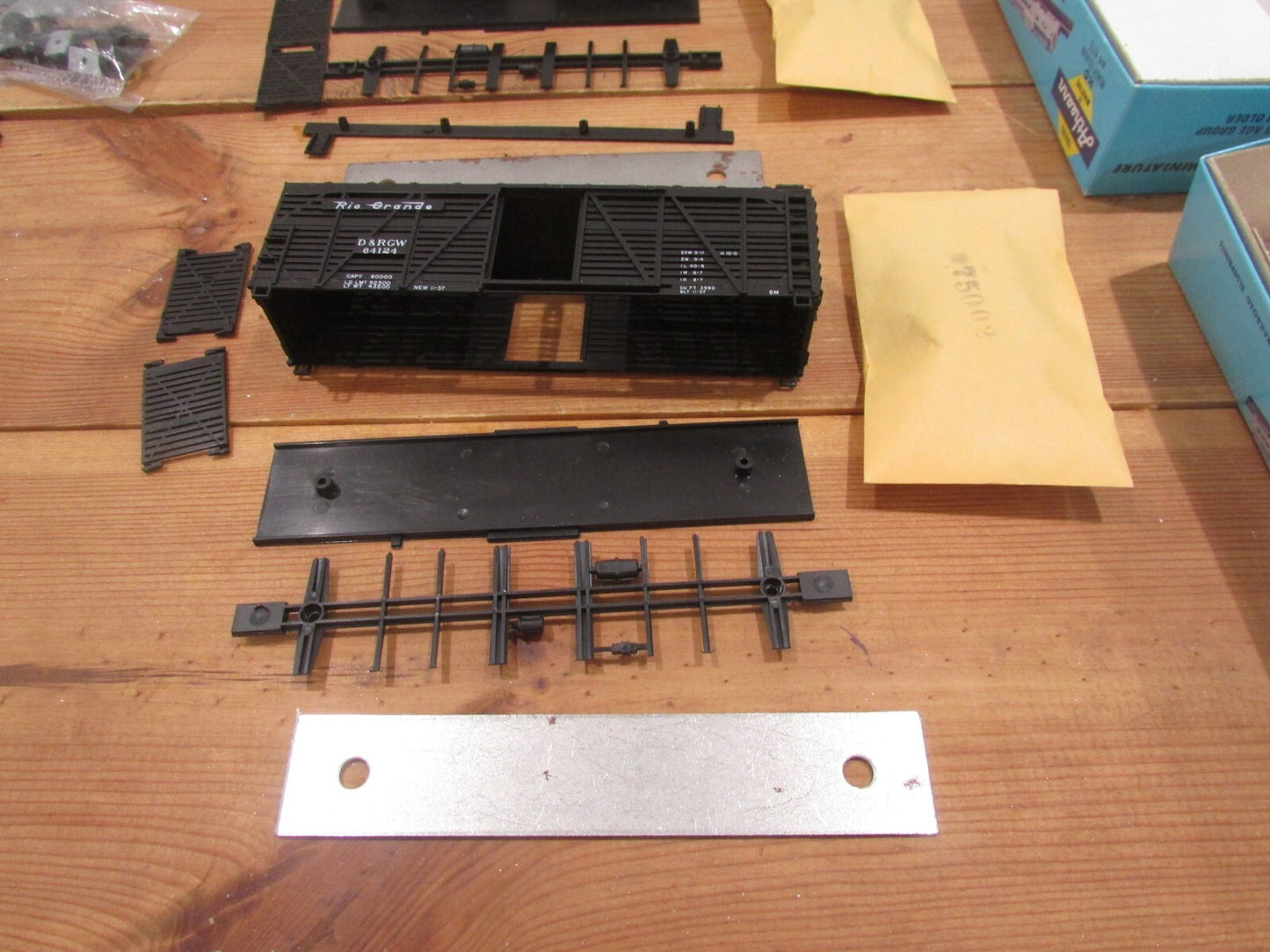 HO Scale Roundhouse & Athearn (4) Assorted Car Kits  Lot#1906