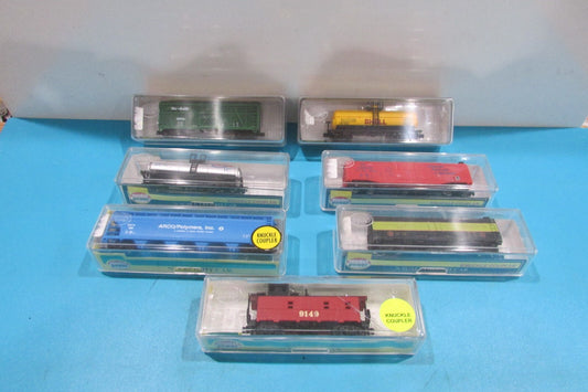 N Scale Model Power (7) Assorted Freight Cars Lot#2558