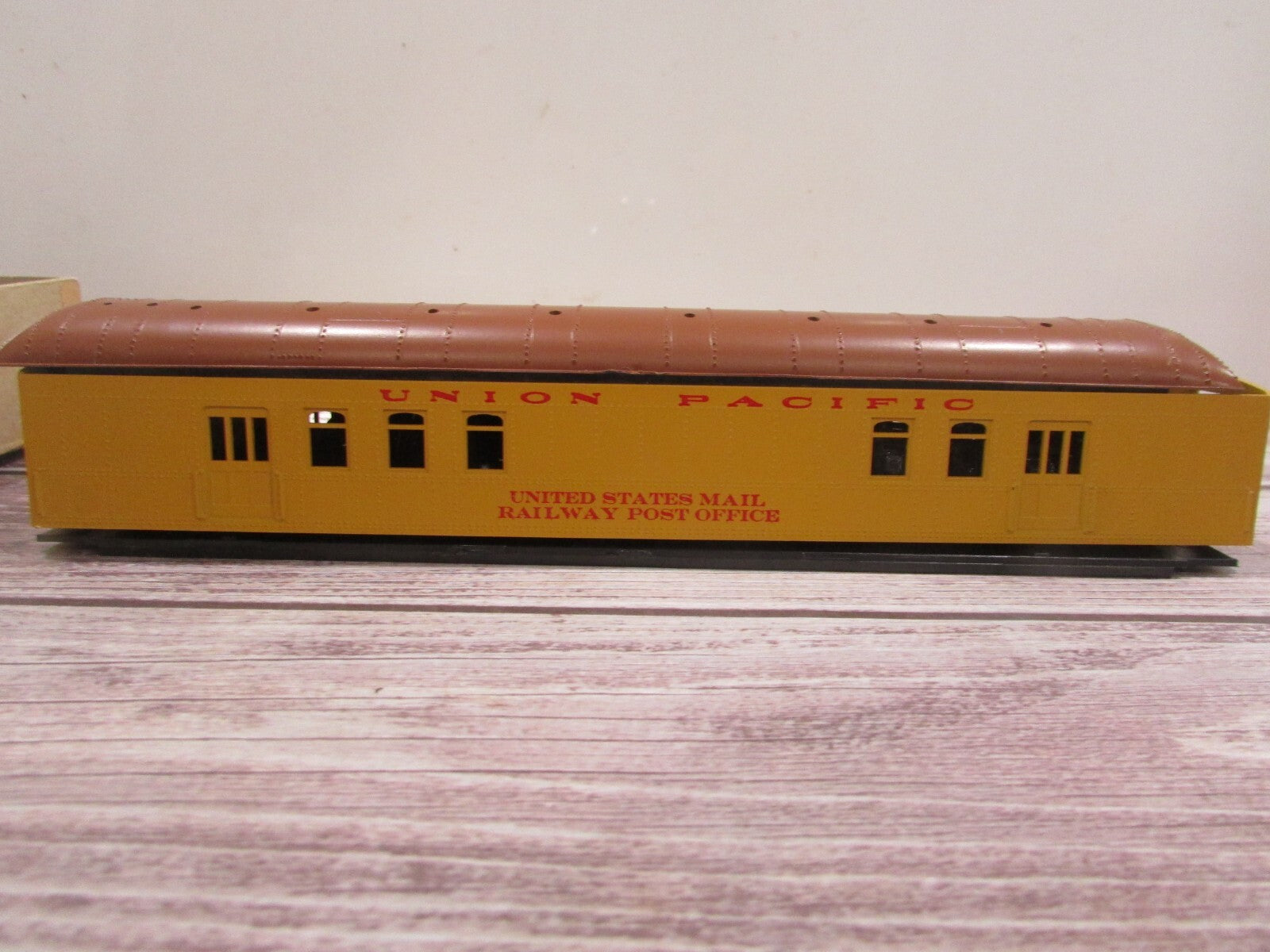 HO Scale RoundHouse  6124 Harri-Man RPO Passenger Car Union Pacific Lot#3151