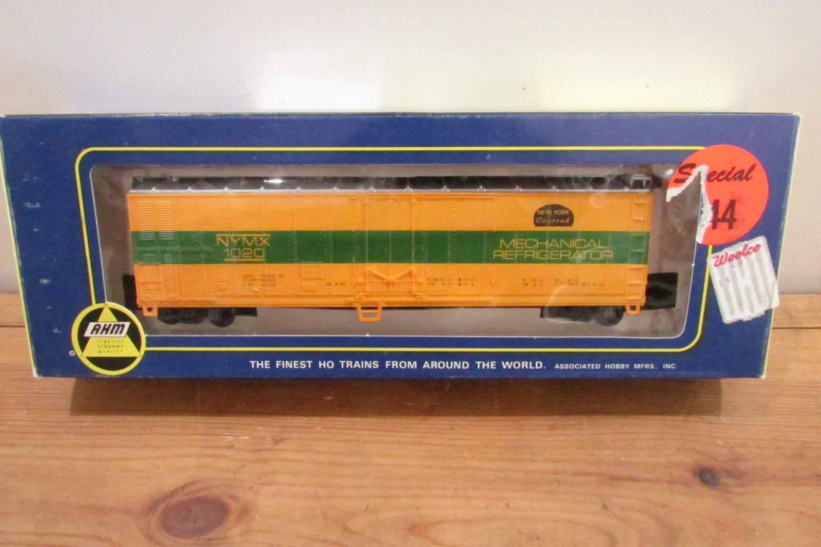 HO Scale AHM 5332D 50FT Reefer New York Central  #1020
