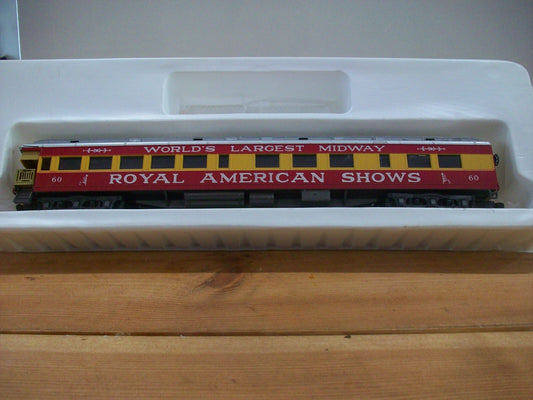 HO Scale Con-Cor 01-00908 72'ft Observation Royar American Show Car Lot#0485