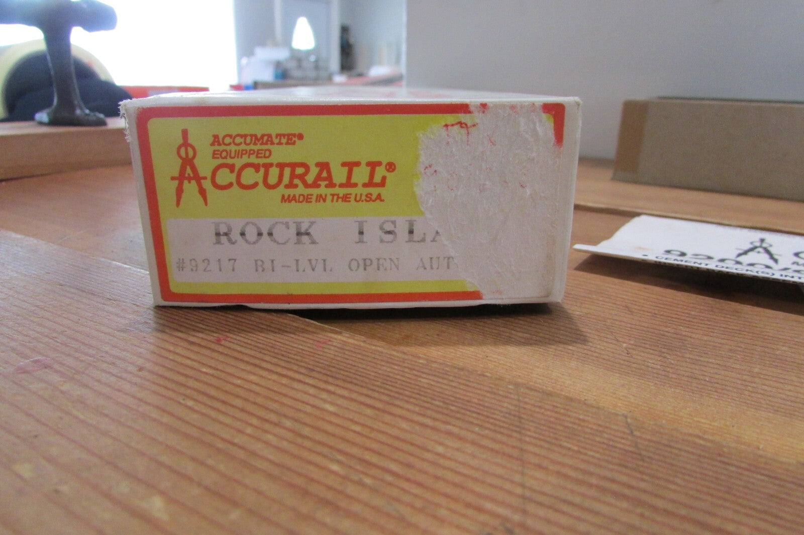 HO Scale  Accurail 9217 Bi-Lever Open Auto Rack Rock Island  Lot#4222