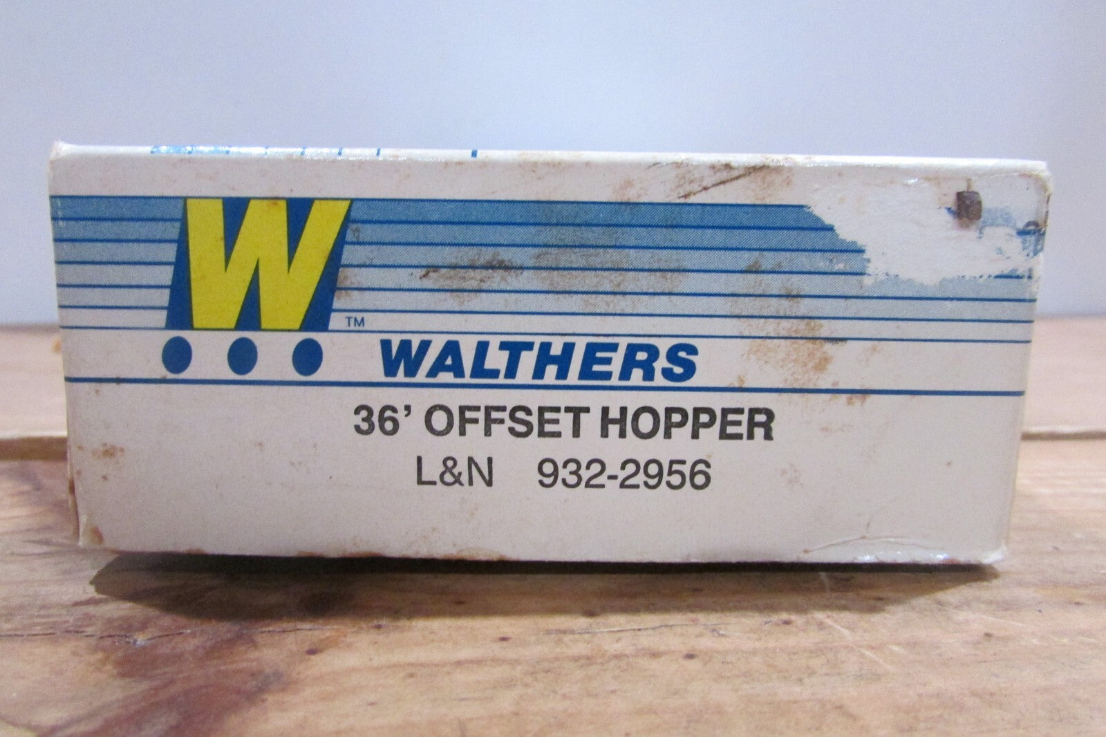 HO Scale Walthers 932-2956 36' Offset Hopper L&N #60842