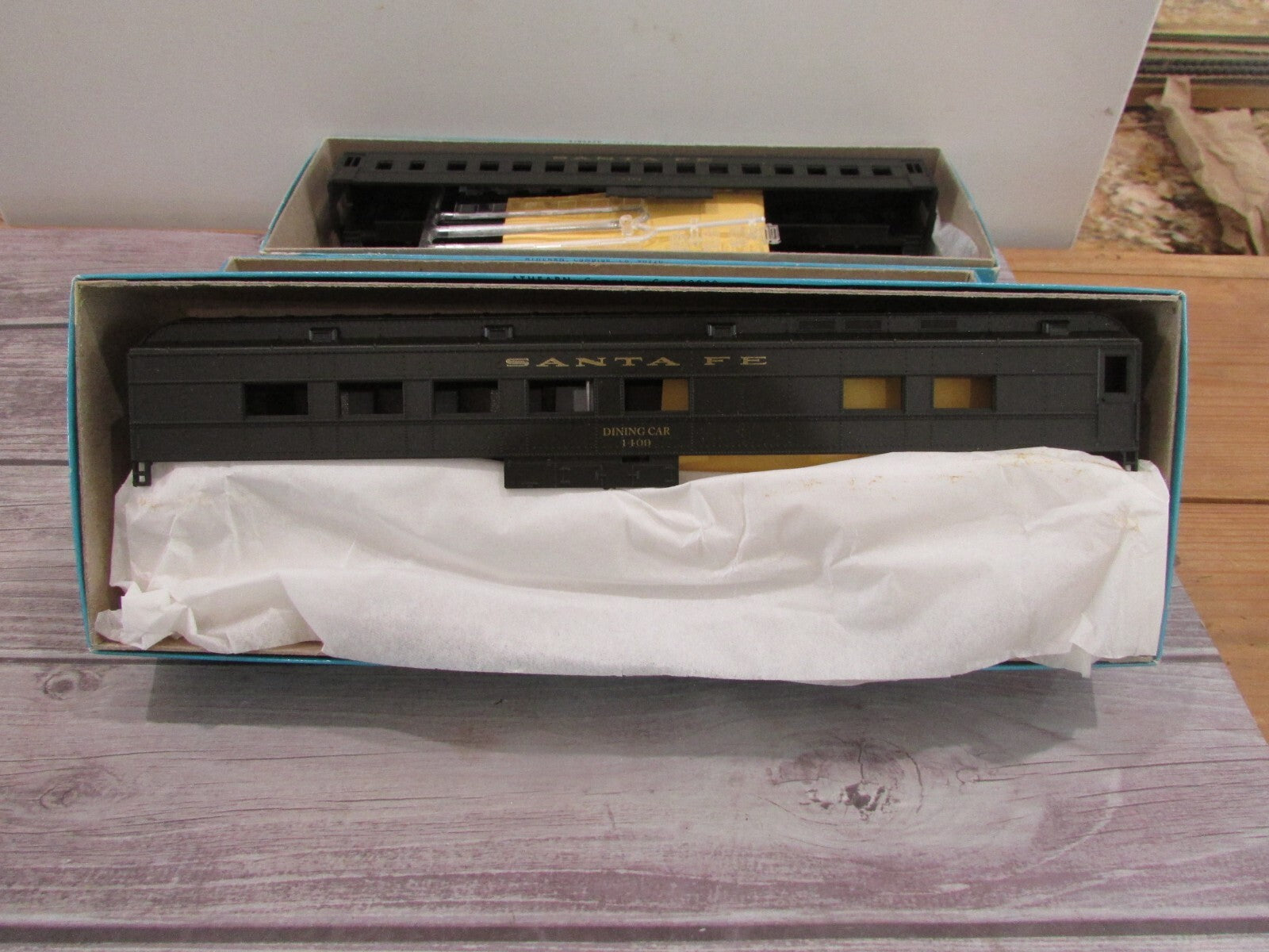 HO Scale Athearn (4) Passenger Car "Santa Fe" Kits Lot#3200