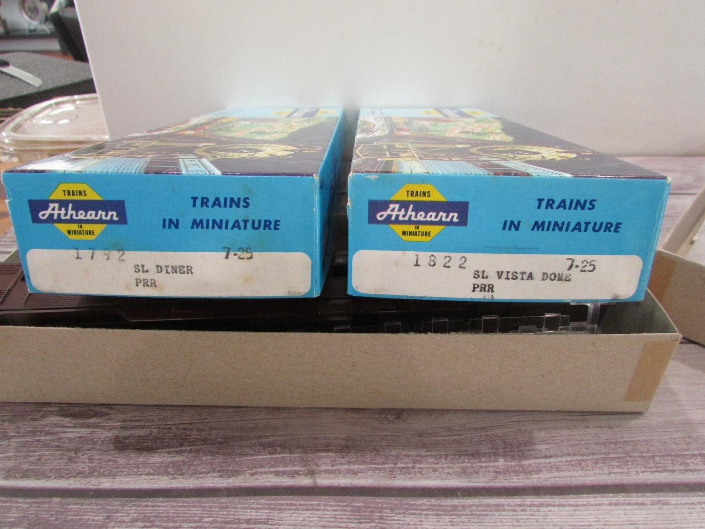 HO Scale Athearn (2) Assorted Passenger Cars Kit Pennsylvania Lot#3299