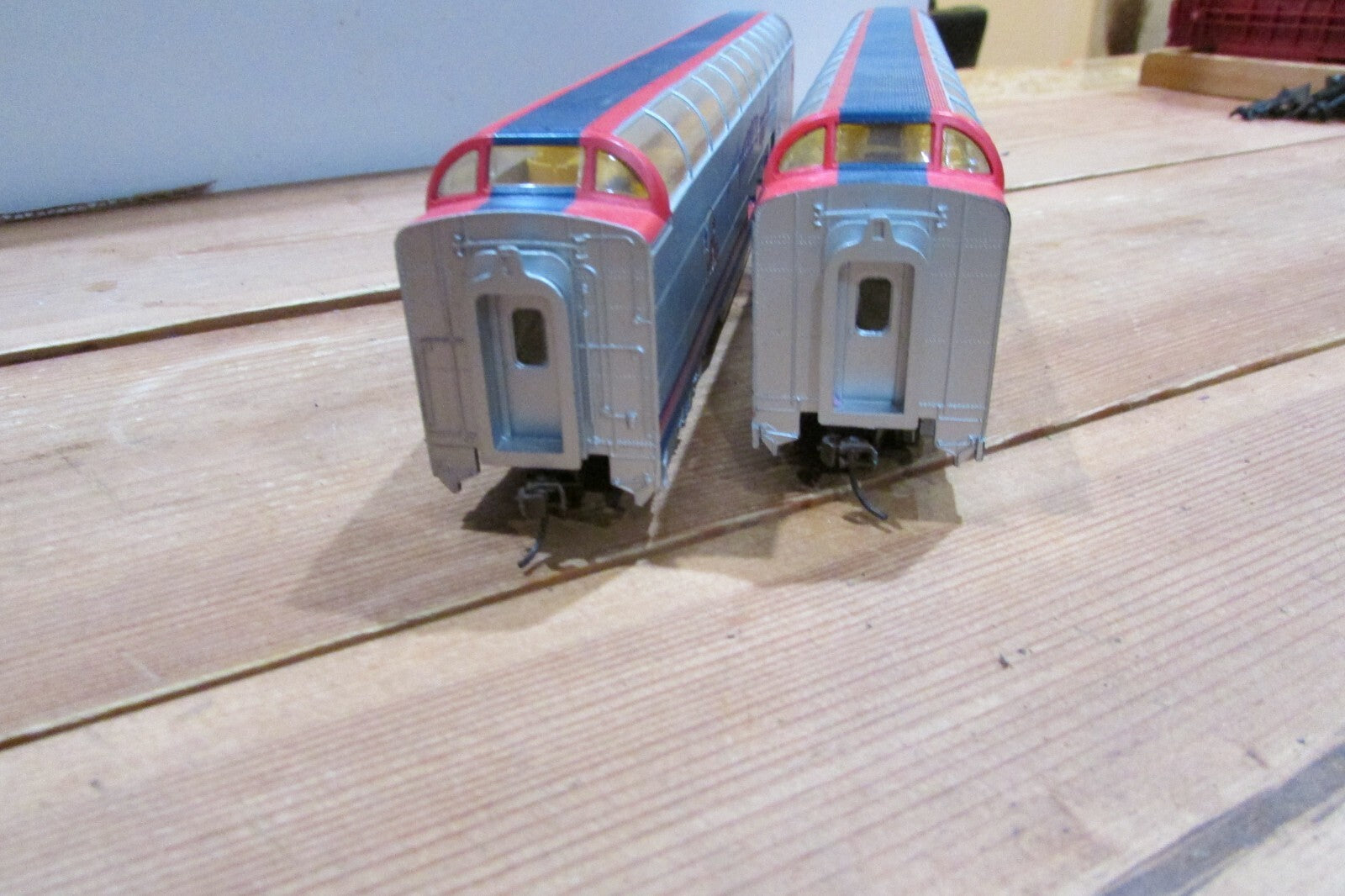 HO Scale Bachmann (2)  Hawthorne Village Patriot's Passenger Cars Lot#4135