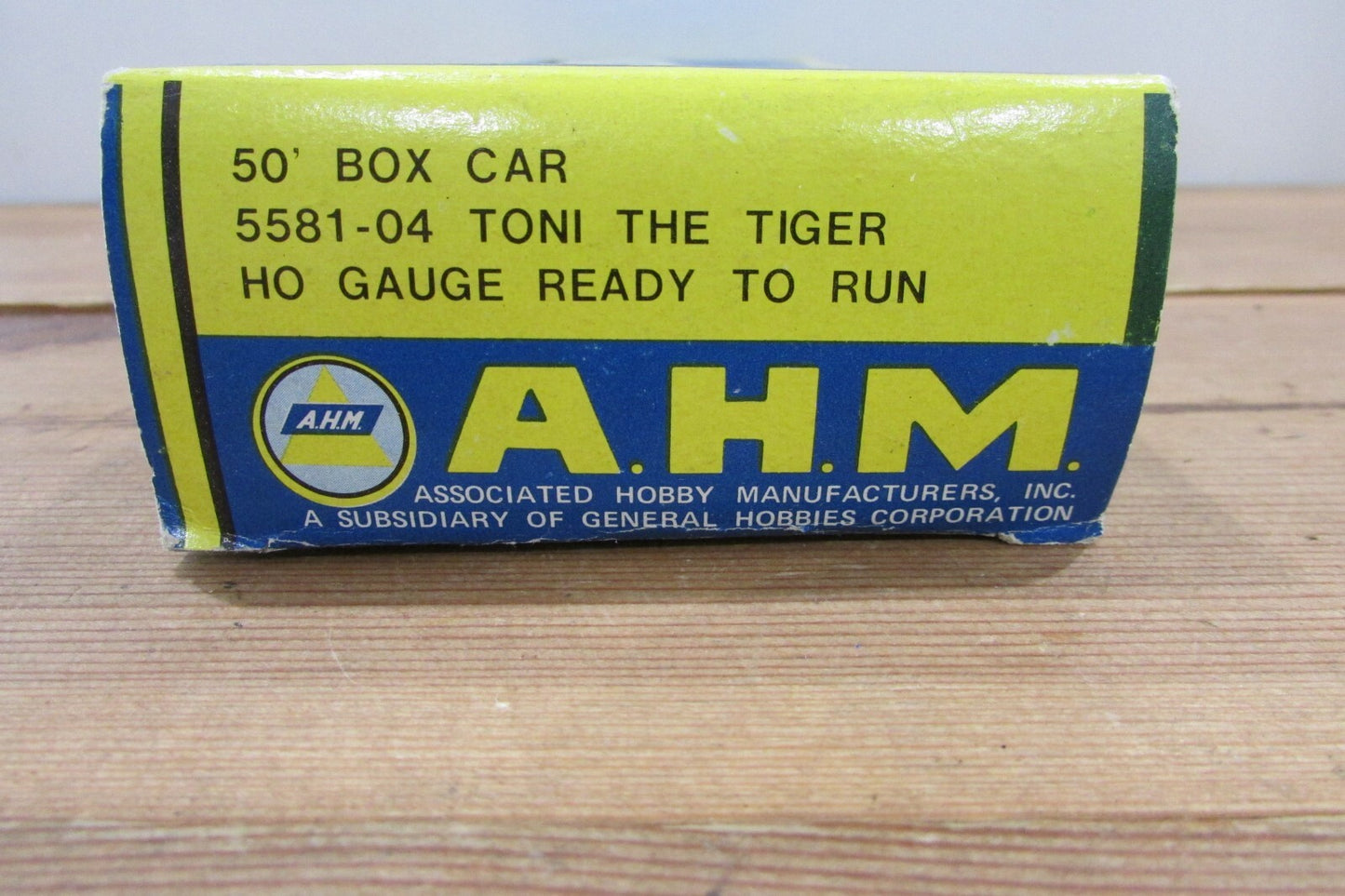 HO Scale AHM 5581-4 Kellogg's 50' Box Car Toni the Tiger