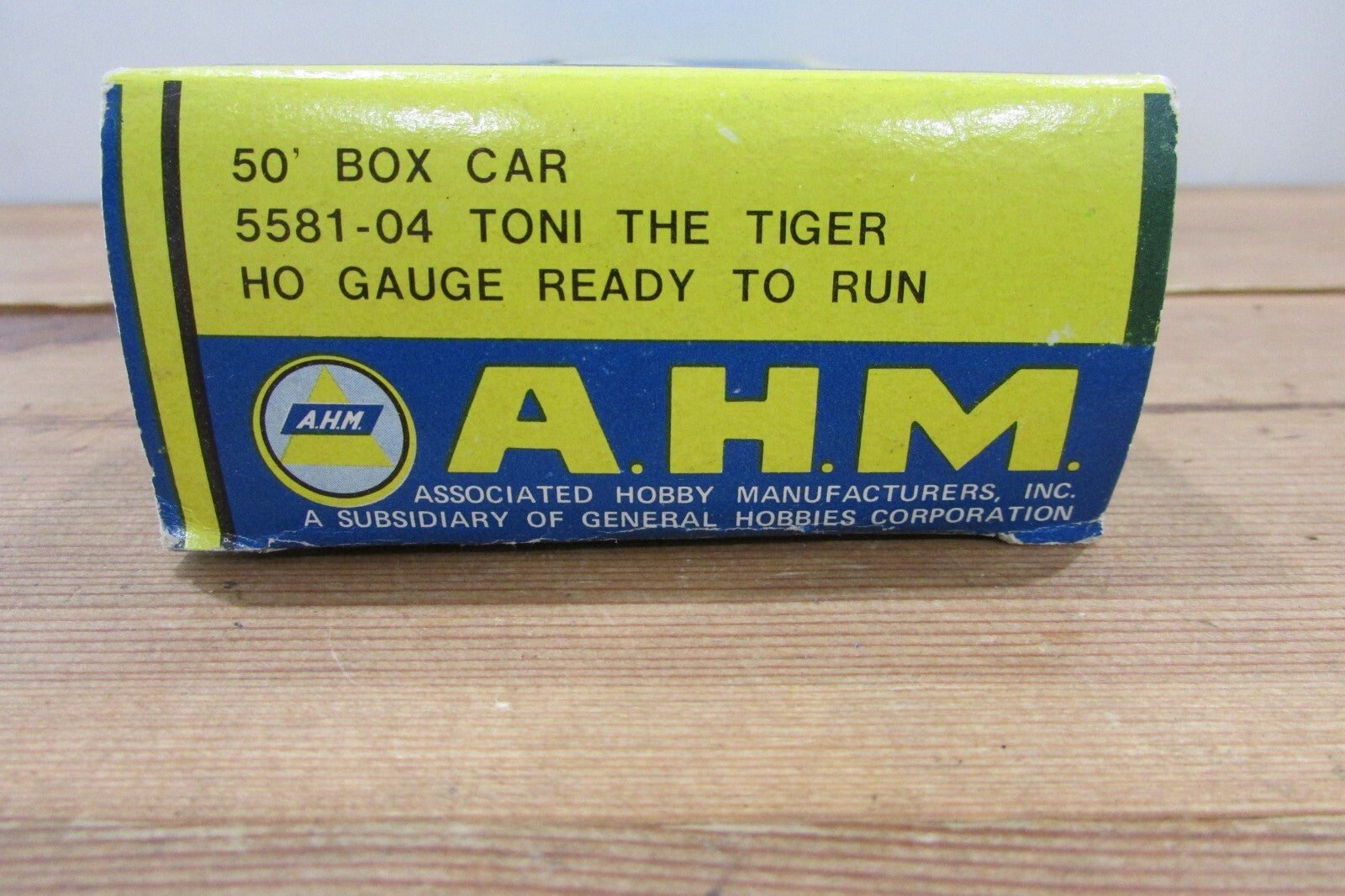 HO Scale AHM 5581-4 Kellogg's 50' Box Car Toni the Tiger