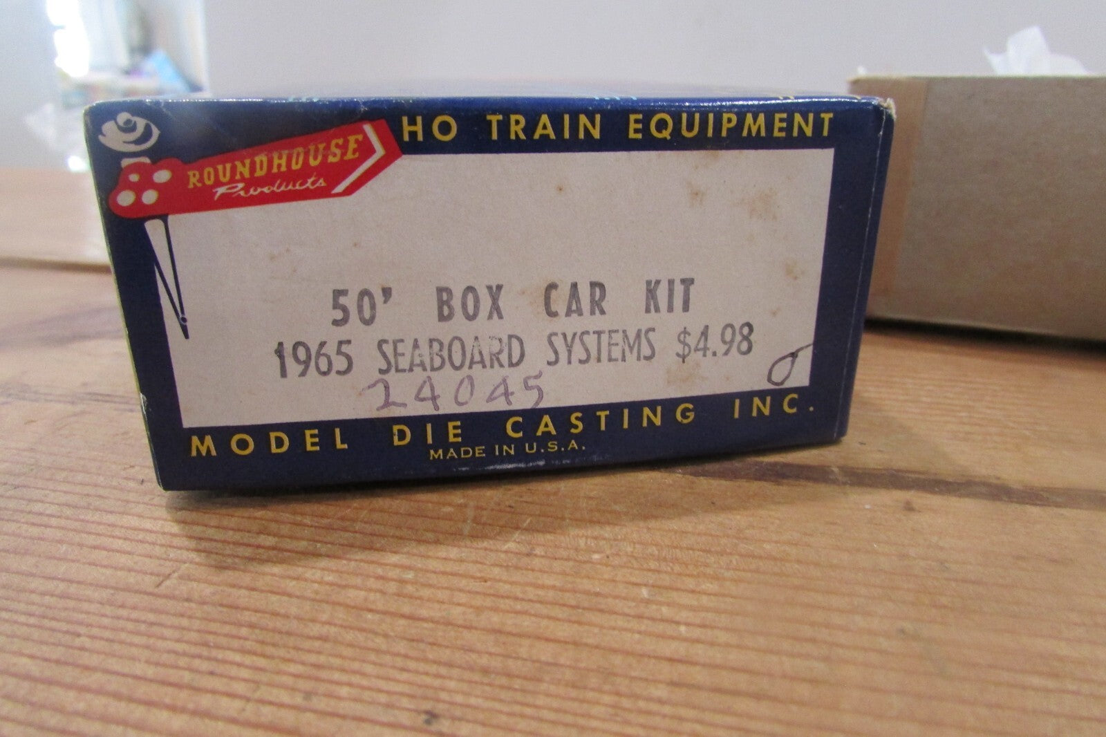 HO Scale Roundhouse 1965 50' Box Car Kit Seaboard System  RH4309
