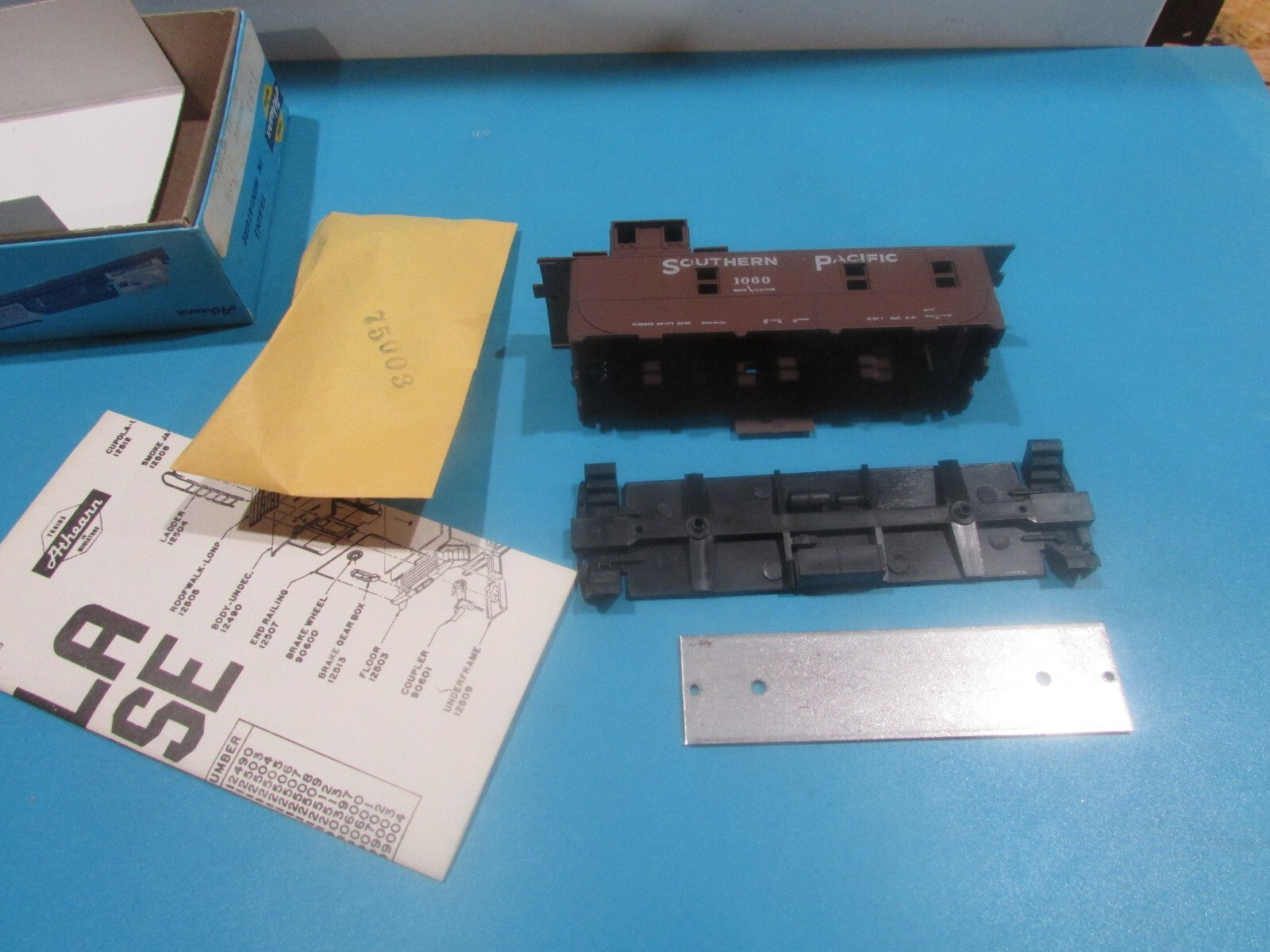 HO Scale Athearn 1251 Caboose Southern Pacific Car #1060