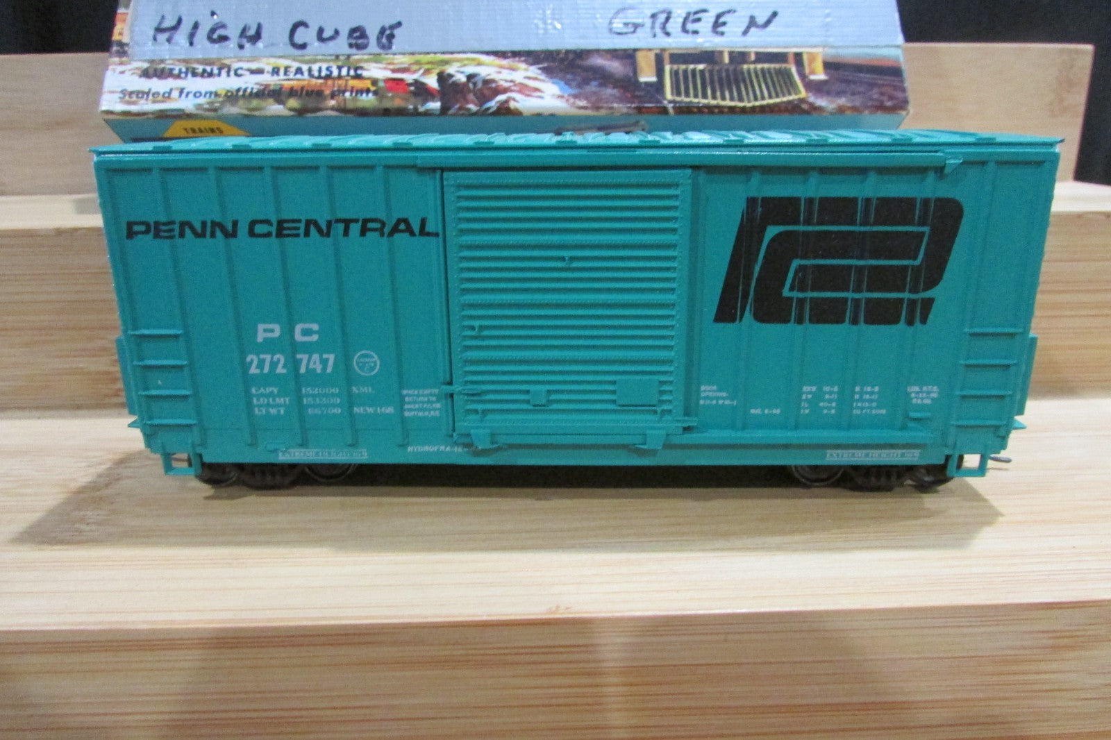 HO Scale Athearn  40ft OB Hi-Cube Box Car Penn Central PC#272747  ATH5187
