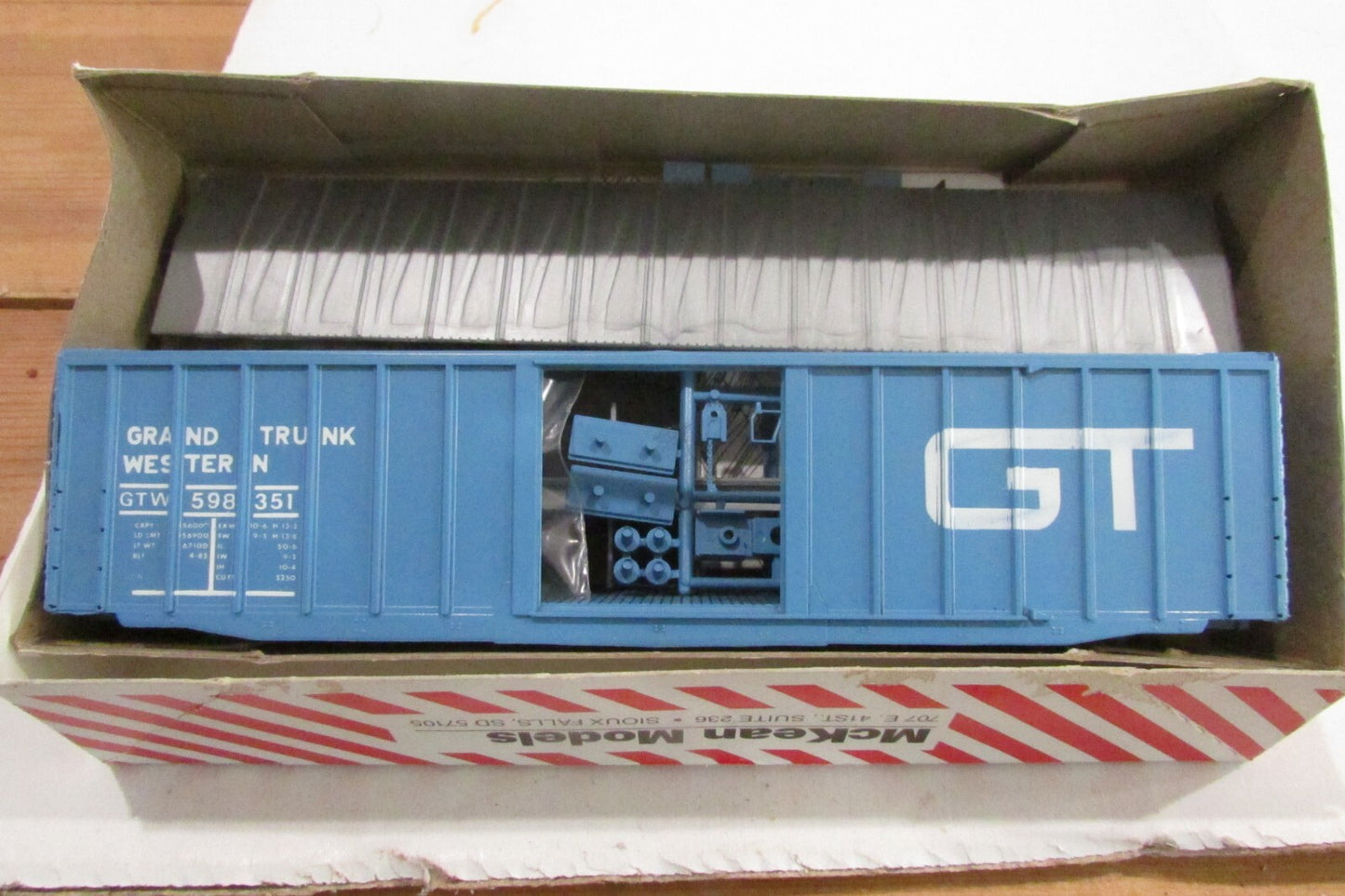 HO Scale McKean 10007-1 Grand Trunk Western 50' DB SDR Boxcar Kit #598351