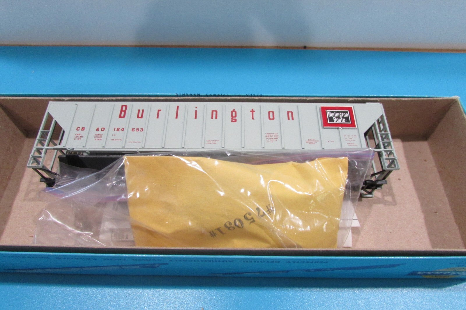 HO Scale Athearn 5302 54ft Hopper Car Burlington Kit Lot#0715