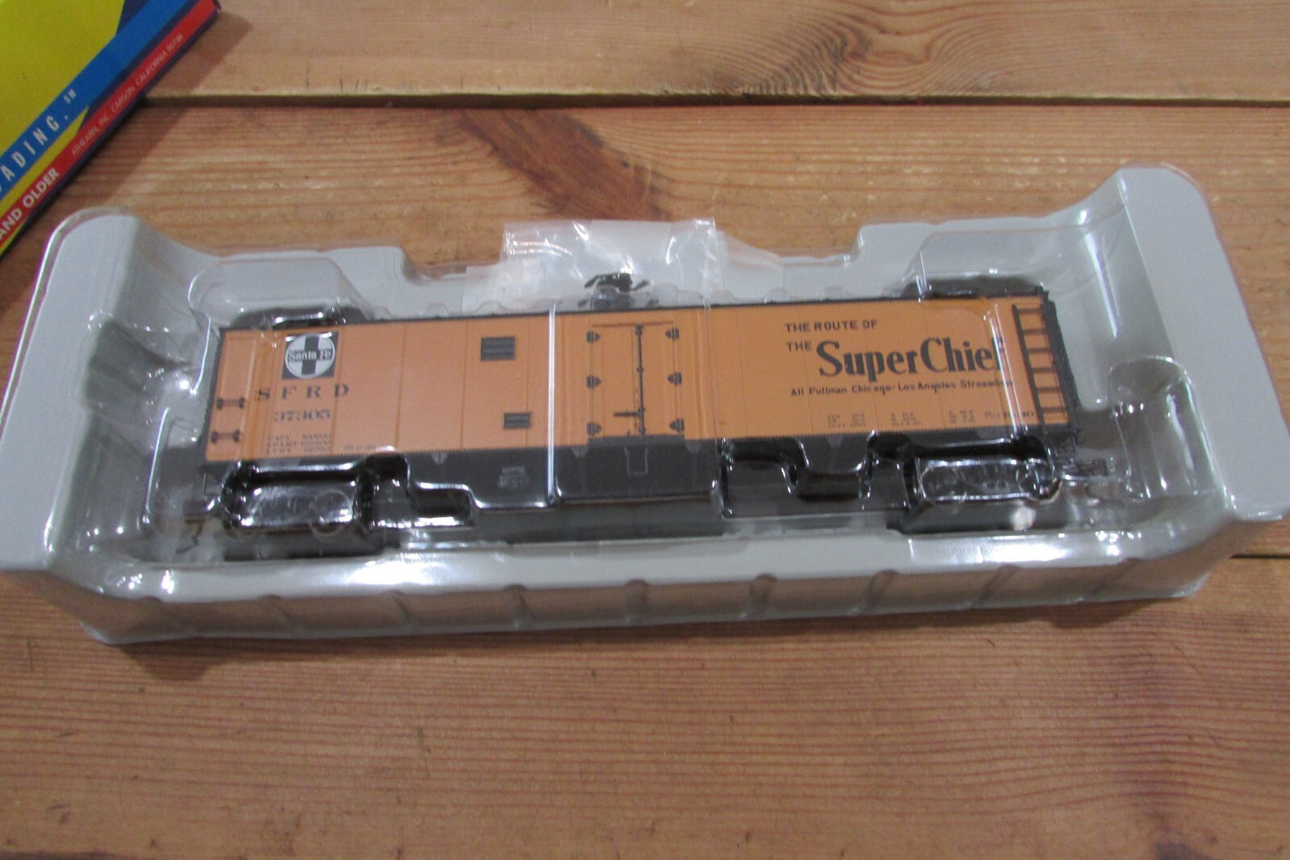 HO Scale Athearn 94519 50' Ice Bunker Reefer Car ATH4633