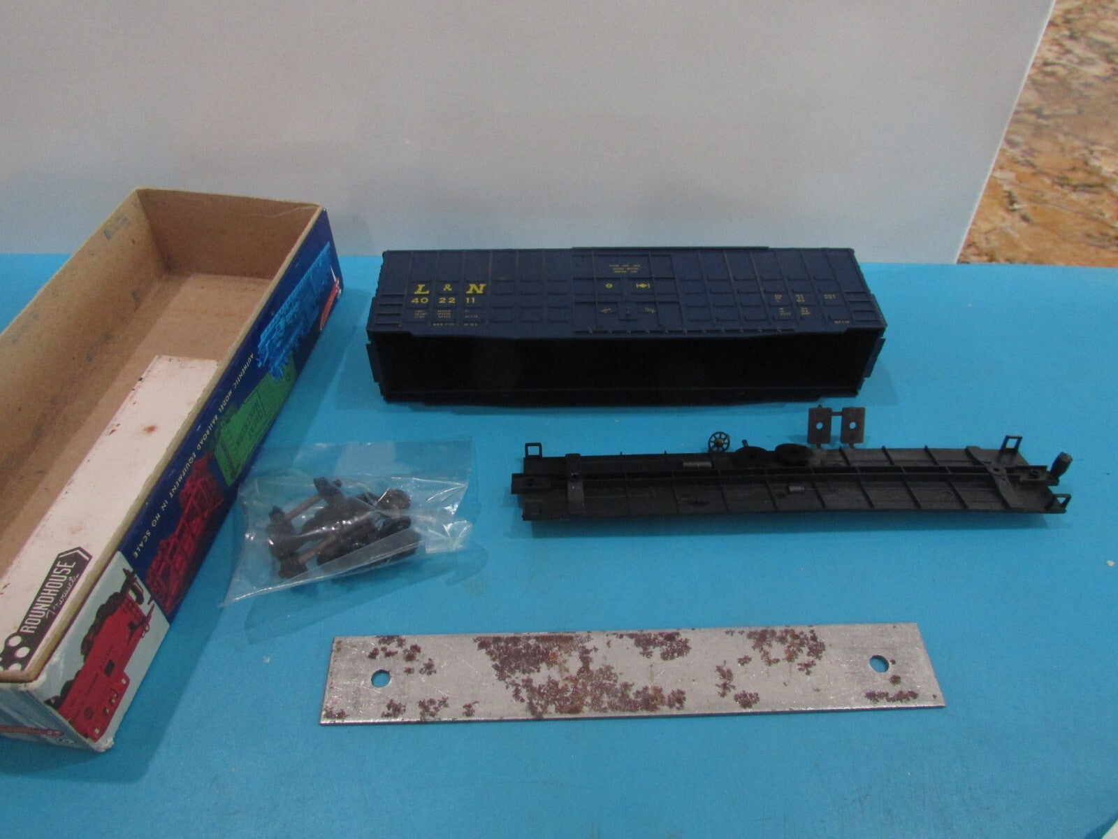 HO Scale Roundhouse 1802 Waffle BoxCar Kit L&N RH4322