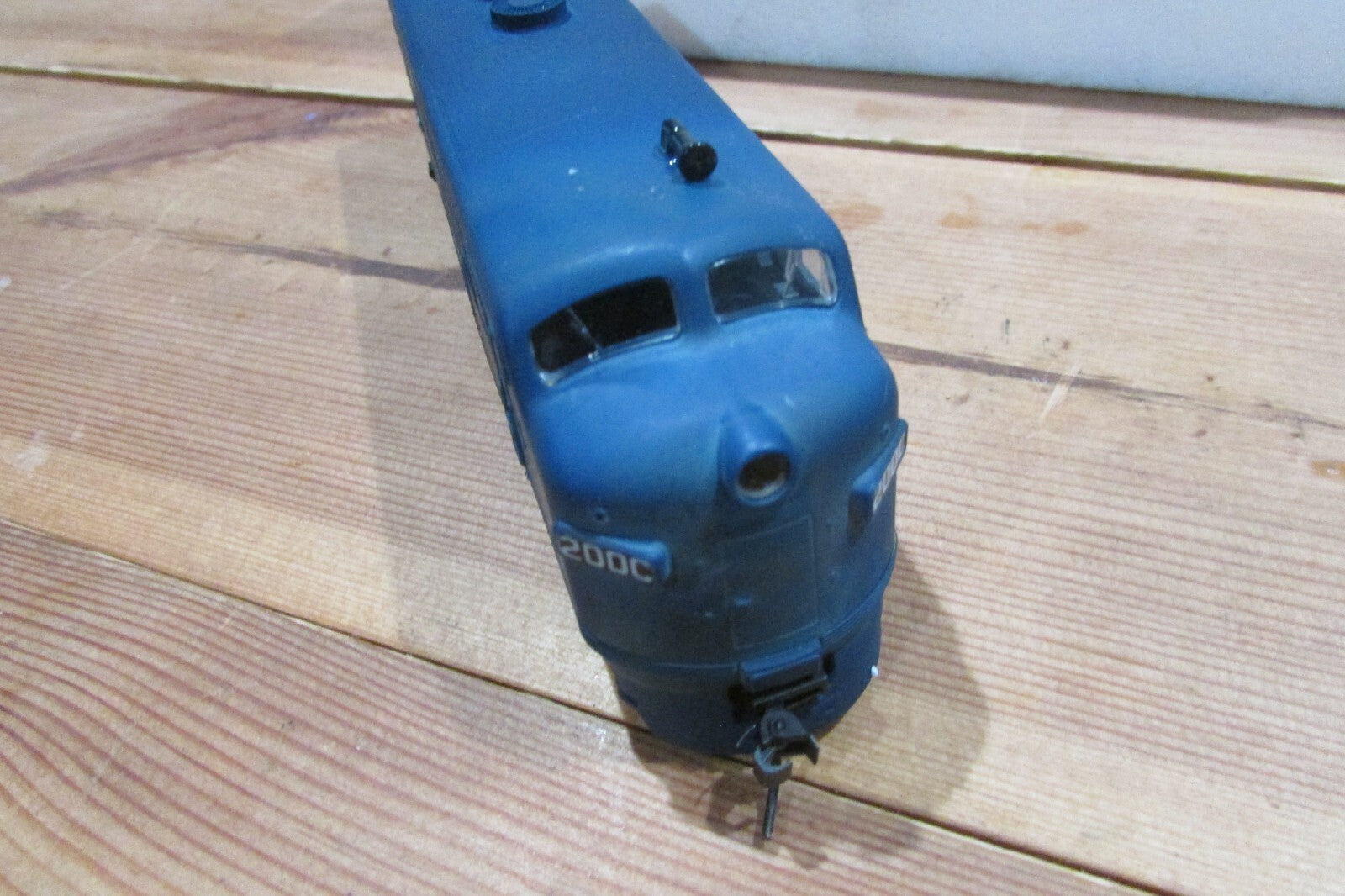HO Scale Life-Like F3A Diesel Locomotive #200C   Lot#2744