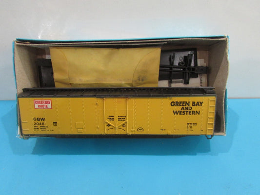 HO Scale Athearn 1361 50ft  Plug Door Box Car Green Bay & Western #2046 Lot#1459