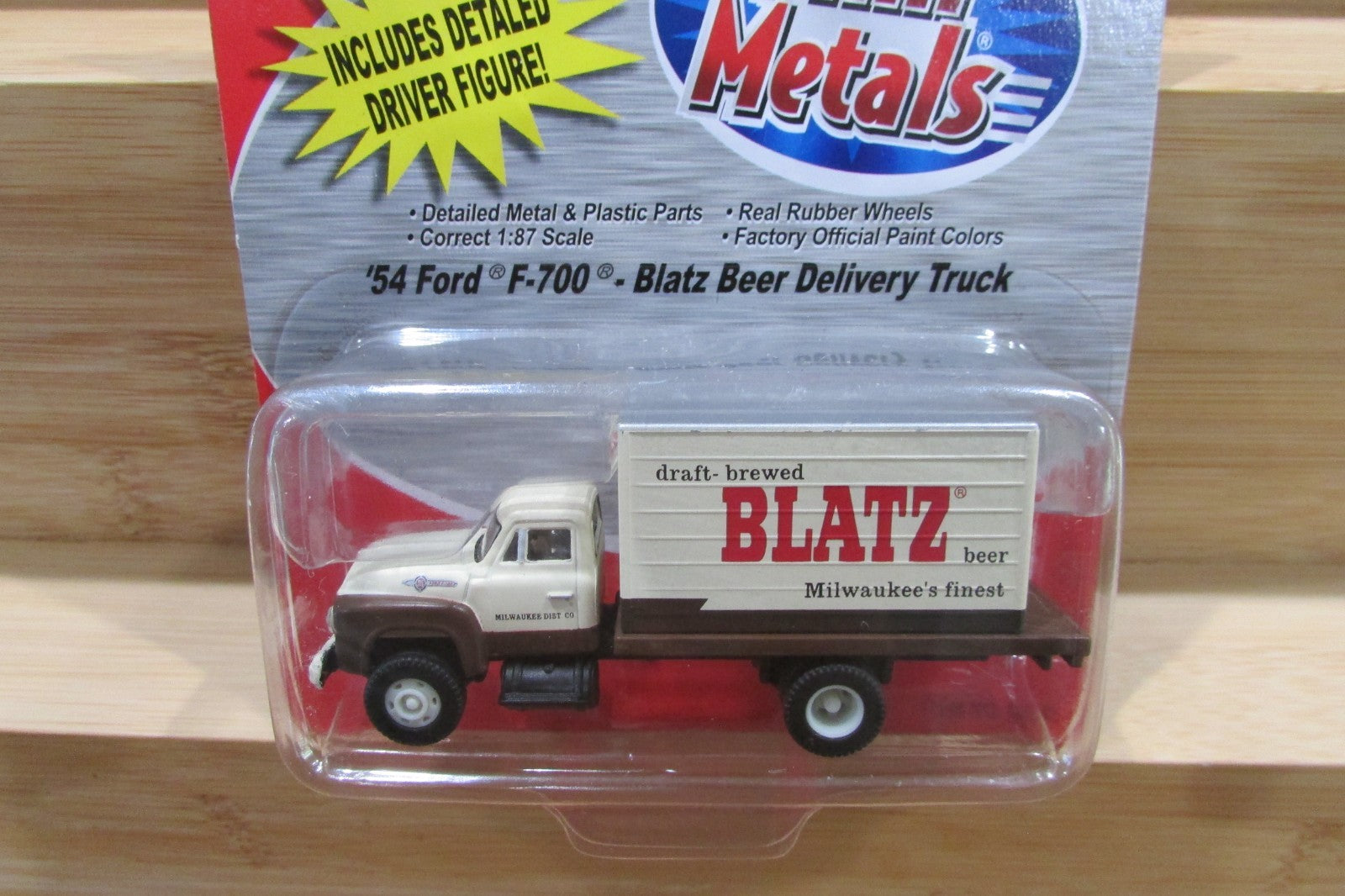 Ho Scale/1:87 Scale Classic Metal Work 30241 54Ford F-700 Blatz Beer Truck