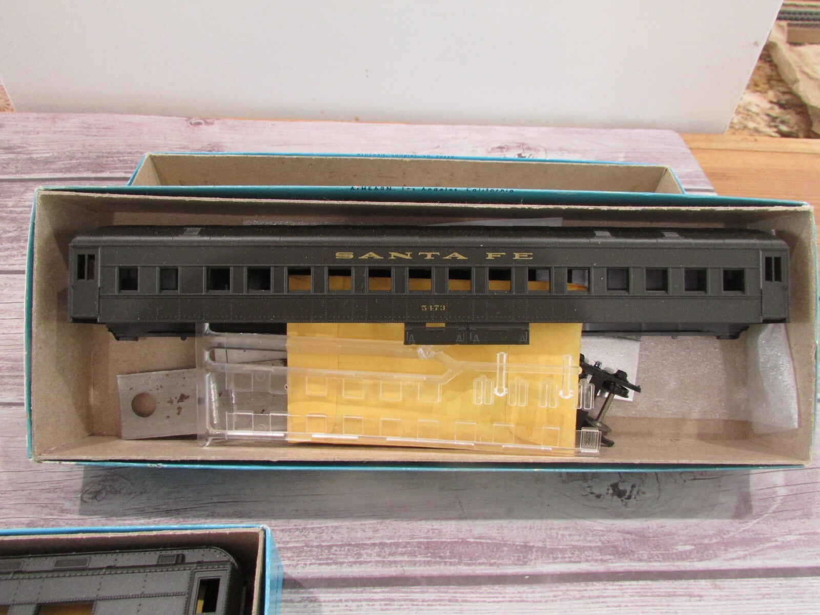 HO Scale Athearn (4) Passenger Car "Santa Fe" Kits Lot#3200