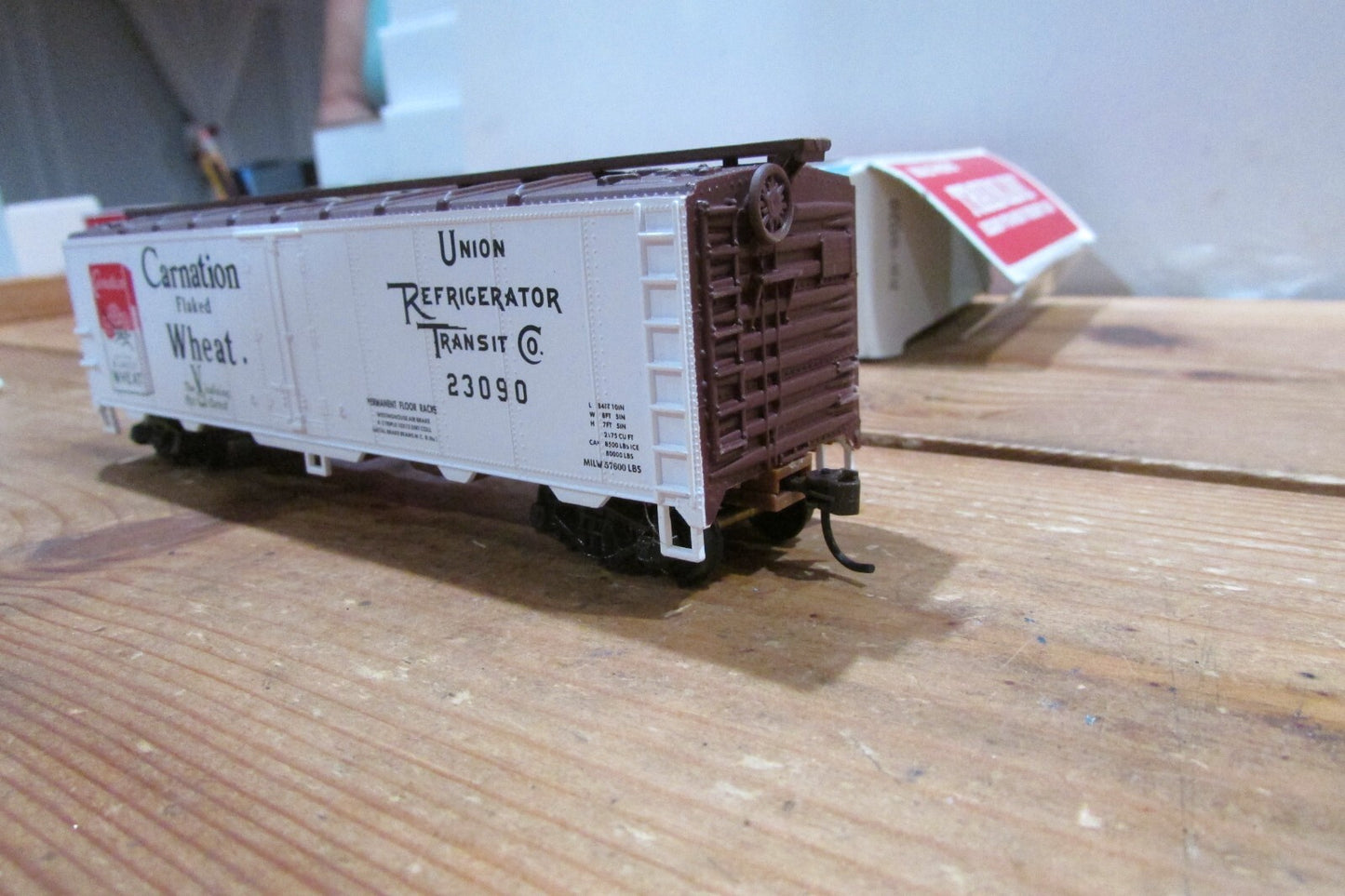 HO Scale Walthers Union Refrigerator Transit Carnation Flaked Wheat Car Lot#4156