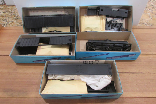 HO Scale Athearn (5) Assorted Undecorated Black Car Kit ATH4534