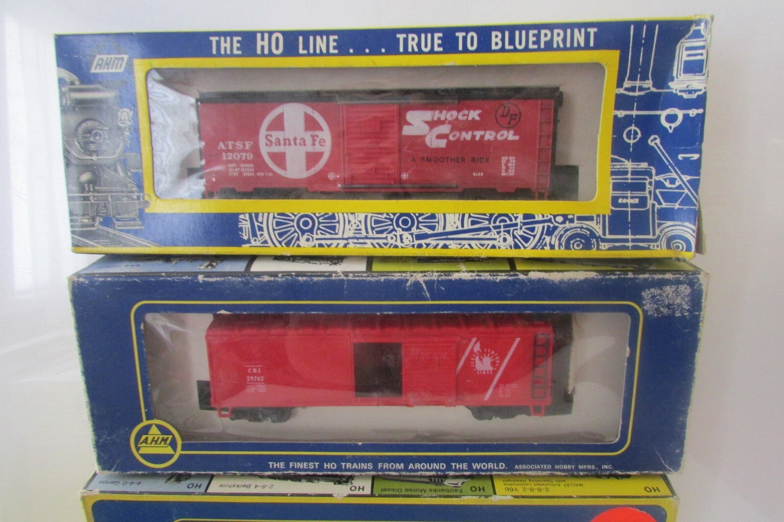 HO Scale AHM (12) Assorted Freight Cars Lot#0411