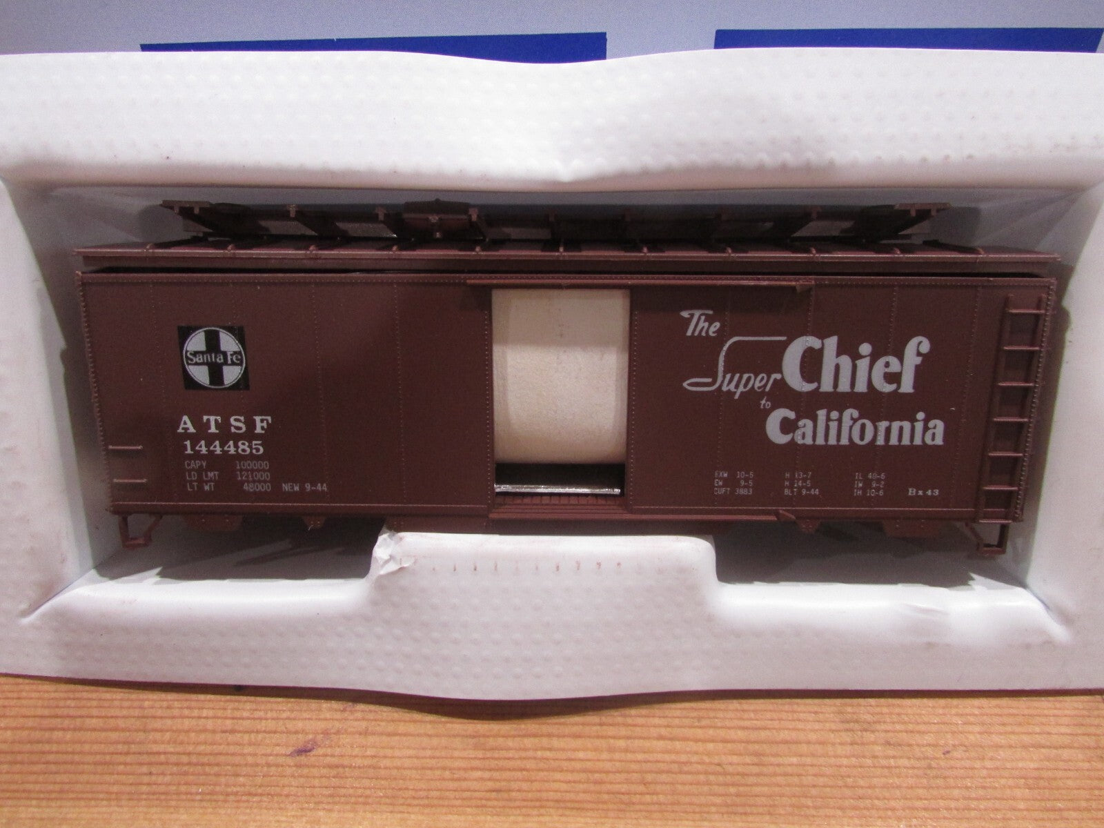 HO Scale US Front Range Product (5) Assorted ATSF Box Cars Lot#0582