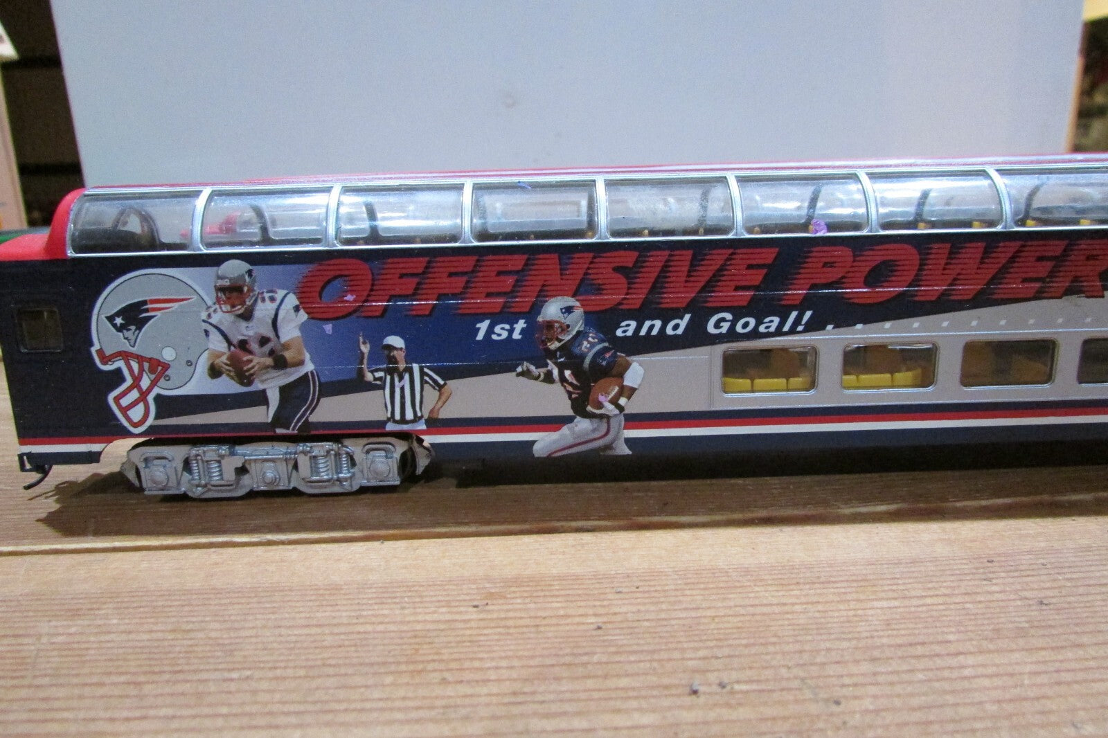HO Scale Bachmann (2)  Hawthorne Village Patriot's Passenger Cars Lot#4135