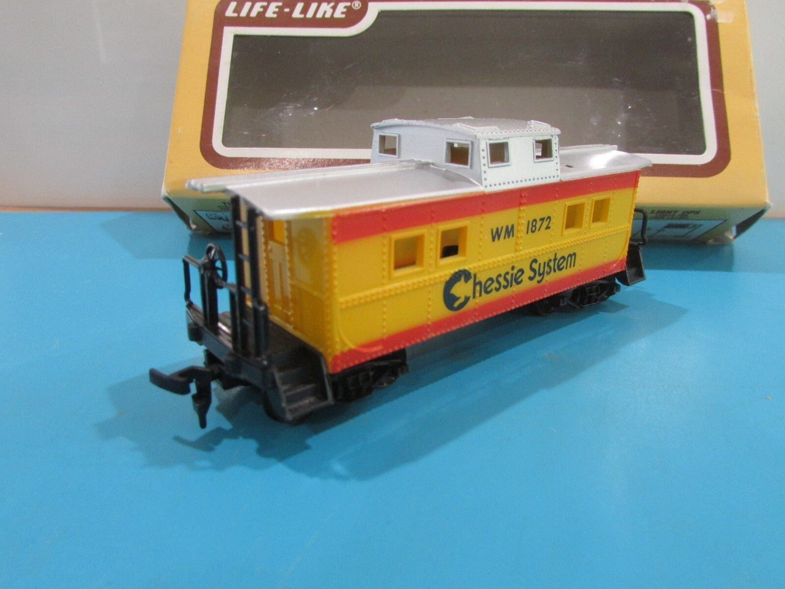 HO Scale Life-Like Chessie System Caboose #1872 Lot#1445