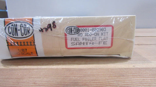 HO Scale ADD-ON kit Con-Cor  Fuel Foiler Flat with Santa Fe Lot#3874
