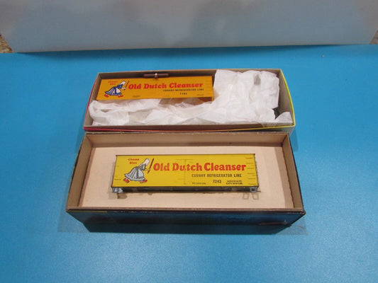 HO Scale Roundhouse (2 )Old Dutch Cleanser  Old Timer Cars Kits Lot#1728