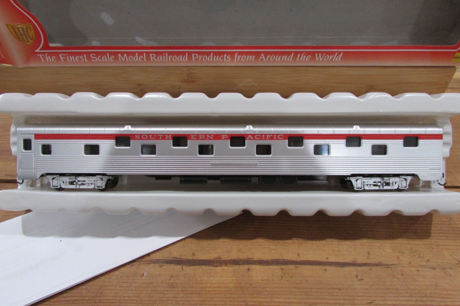HO Scale IHC 47956 Corrrugated Sleeper Passenger Car Southern Pacific Lot#5044