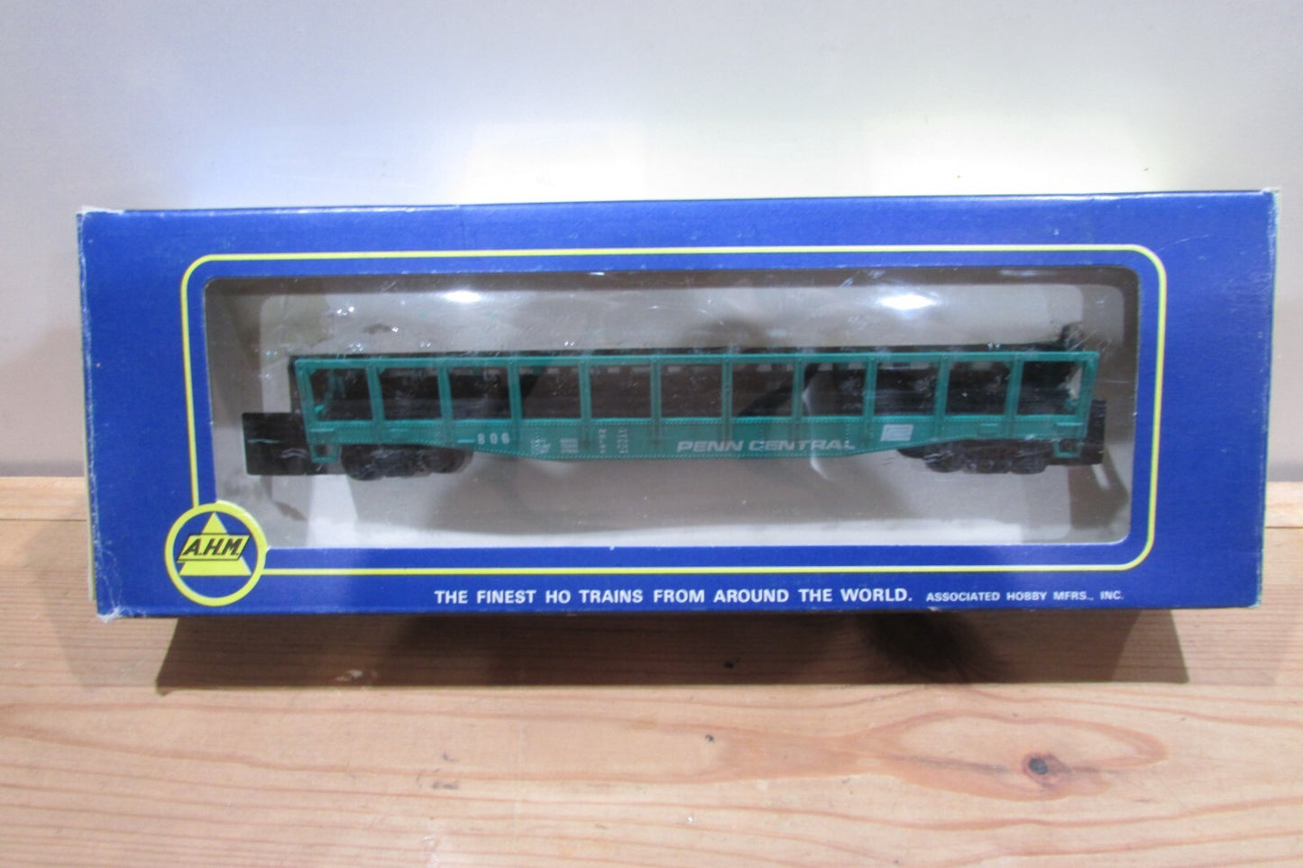 HO Scale AHM Calcium Carbide Container Penn Central #806