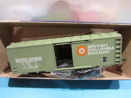 HO Scale RoundHouse 1054 40' Boxcar Kit British Columbia Railway RH4292