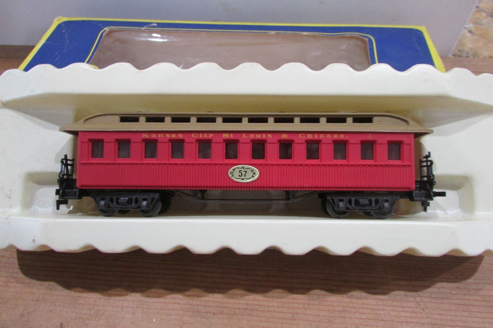 Ho Scale AHM (2) Old Time Passenger Car KC St Louis & Chicago  Lot#3743