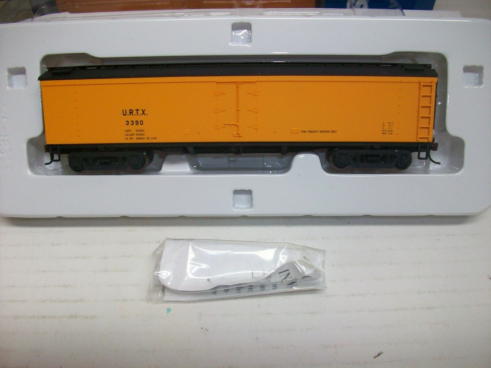 Ho Scale Walthers 932-25486 GACX Wood Reefer w/ GSC Truck (2PACK)