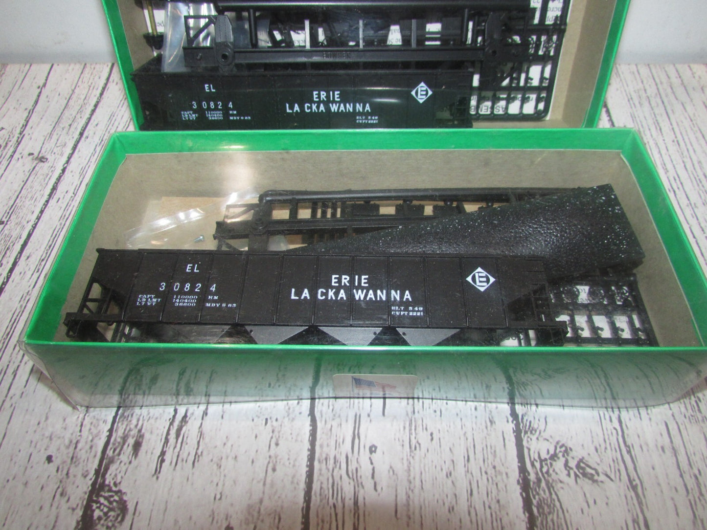 HO Scale Bowser (3) 40' 70Ton Quad Hopper Kits Erie Lackawanna  Lot#3562