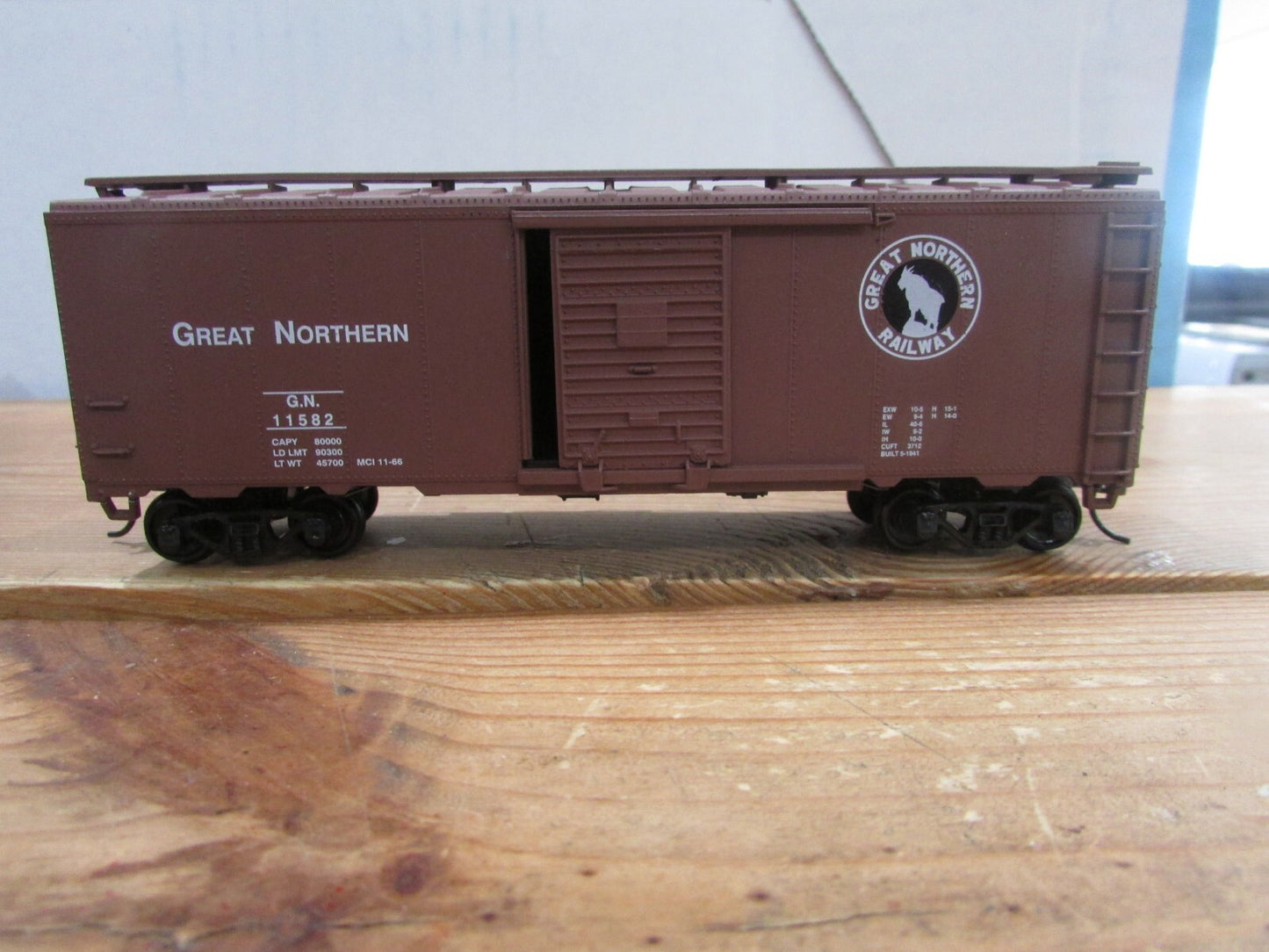 HO Scale Athearn 303 Great Northern 40' Box Car RTR ATH4778